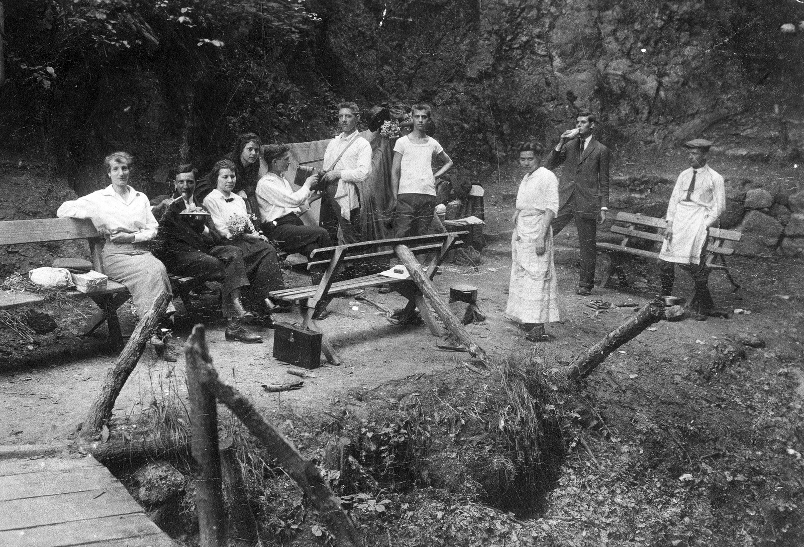 1929, Storymap.hu, free time, excursion, meal, tableau, women, men, Fortepan #30795