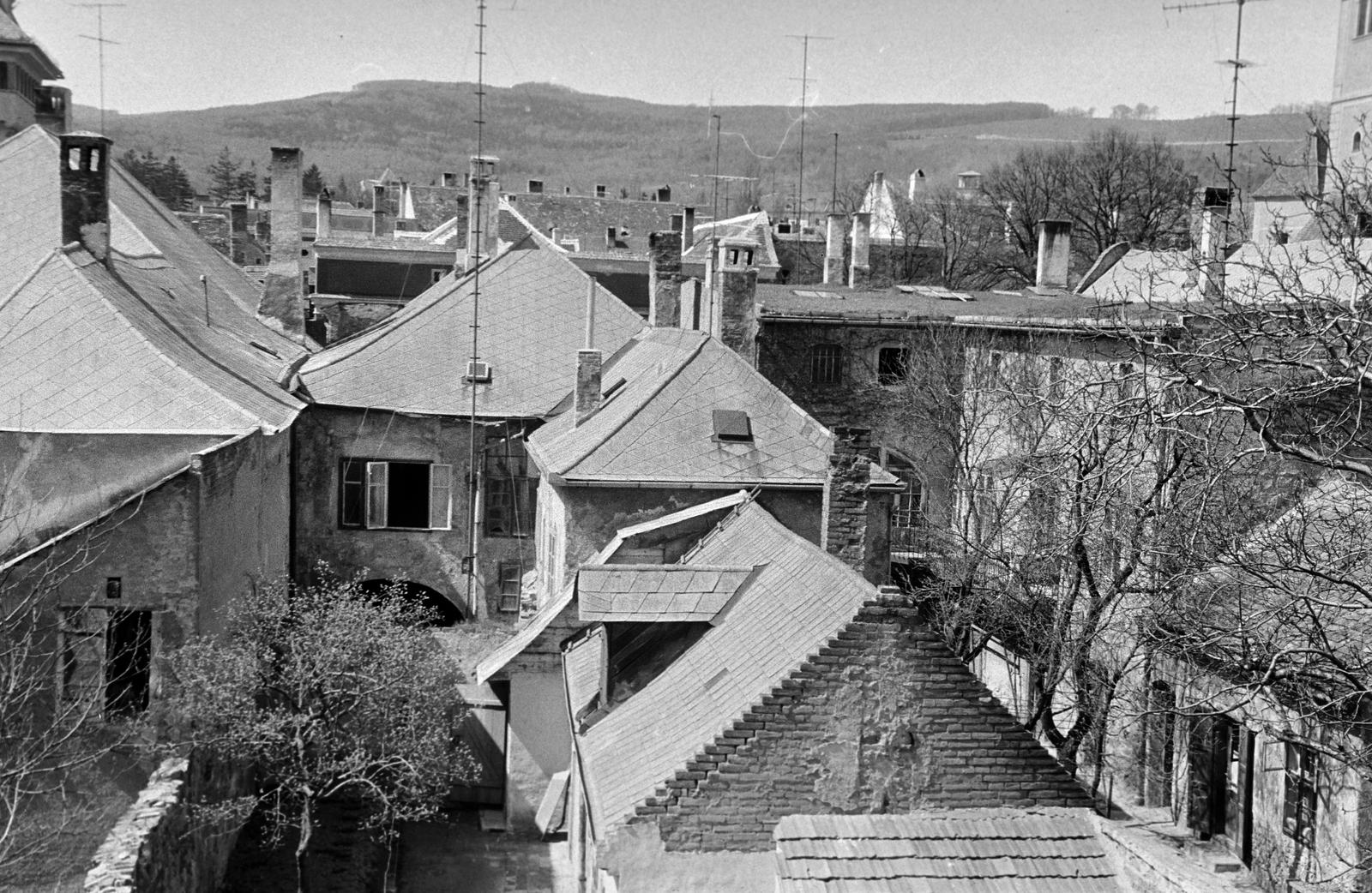 Hungary, 1971, Gazda Anikó, chimney, roof, Fortepan #307987
