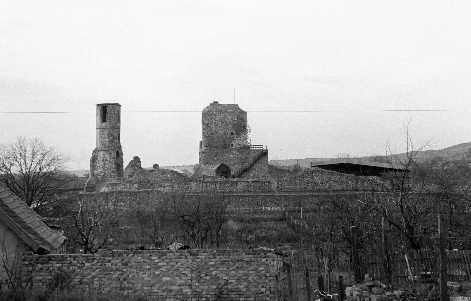 Magyarország, Kisnána, a vár., 1972, Gazda Anikó, Fortepan #308177