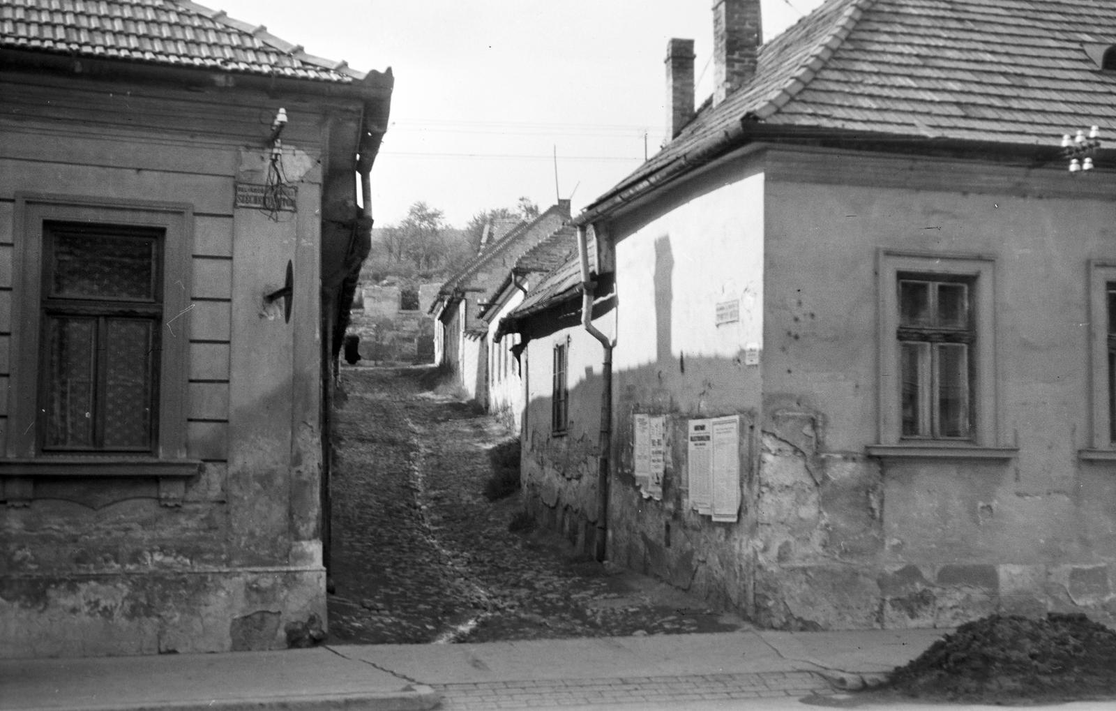 Magyarország, Eger, Széchenyi István (Széchenyi) utca, szemben a Torok köz., 1960, Gazda Anikó, Fortepan #308214