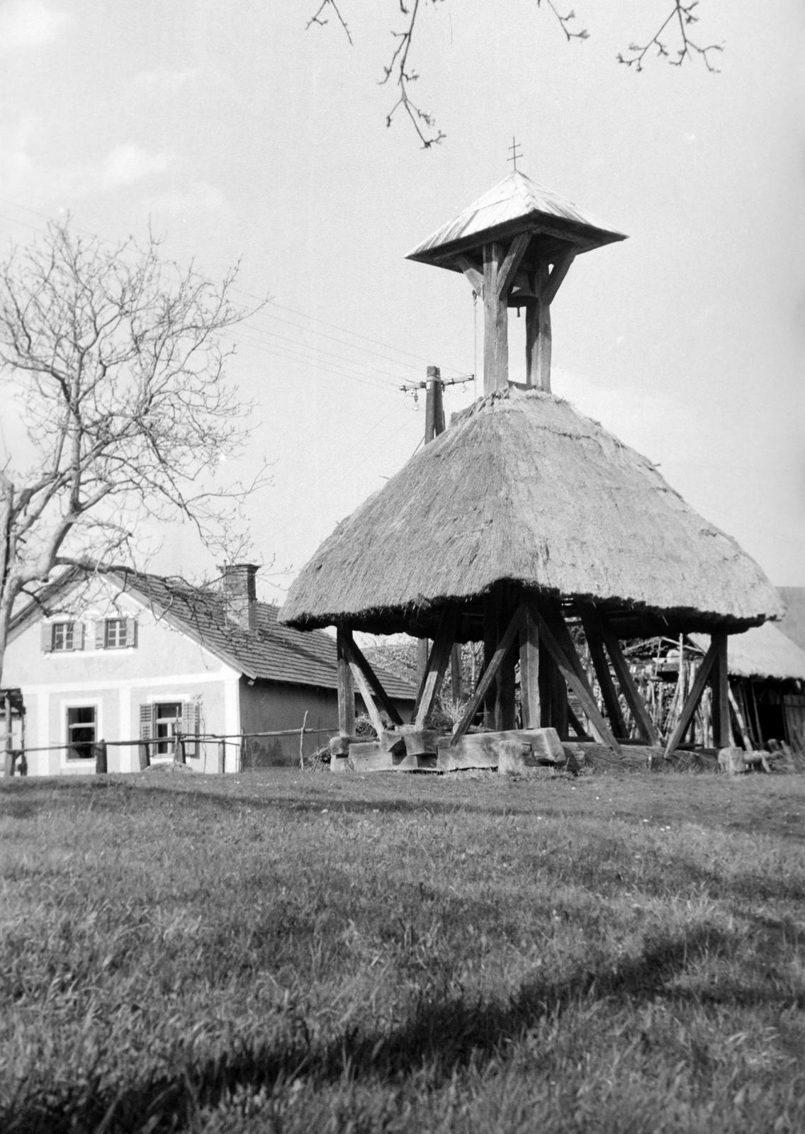 Hungary, untitled, Ritkaháza, harangláb., 1961, Gazda Anikó, Fortepan #308286