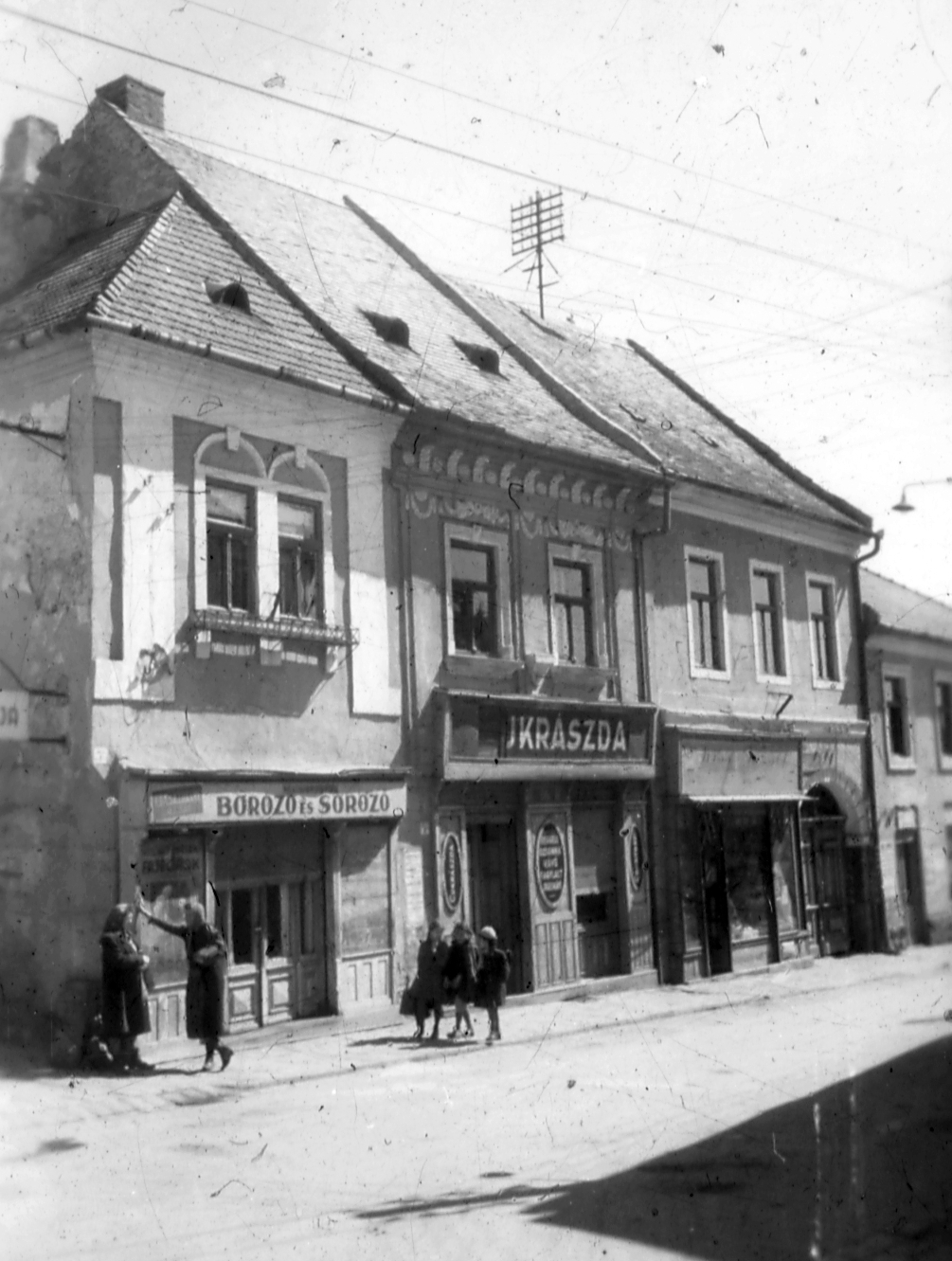 Magyarország, Szentendre, Fő tér és Dumtsa Jenő utca első házai., 1937, Storymap.hu, borozó, cégtábla, cukrászda, söröző, üzletportál, Fortepan #30830