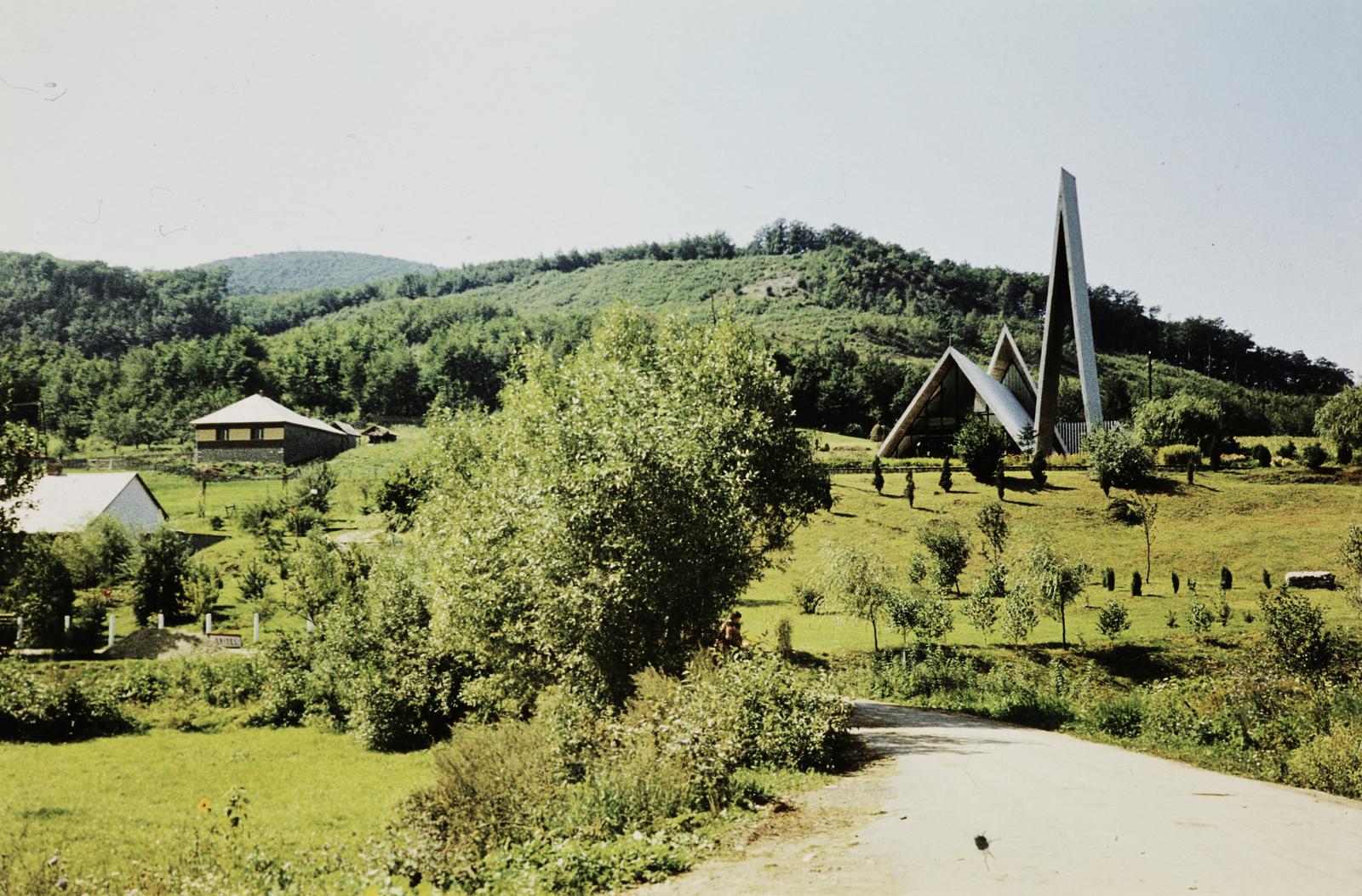 Magyarország, Hollóháza, Szent László-templom., 1977, Gazda Anikó, Fortepan #308343