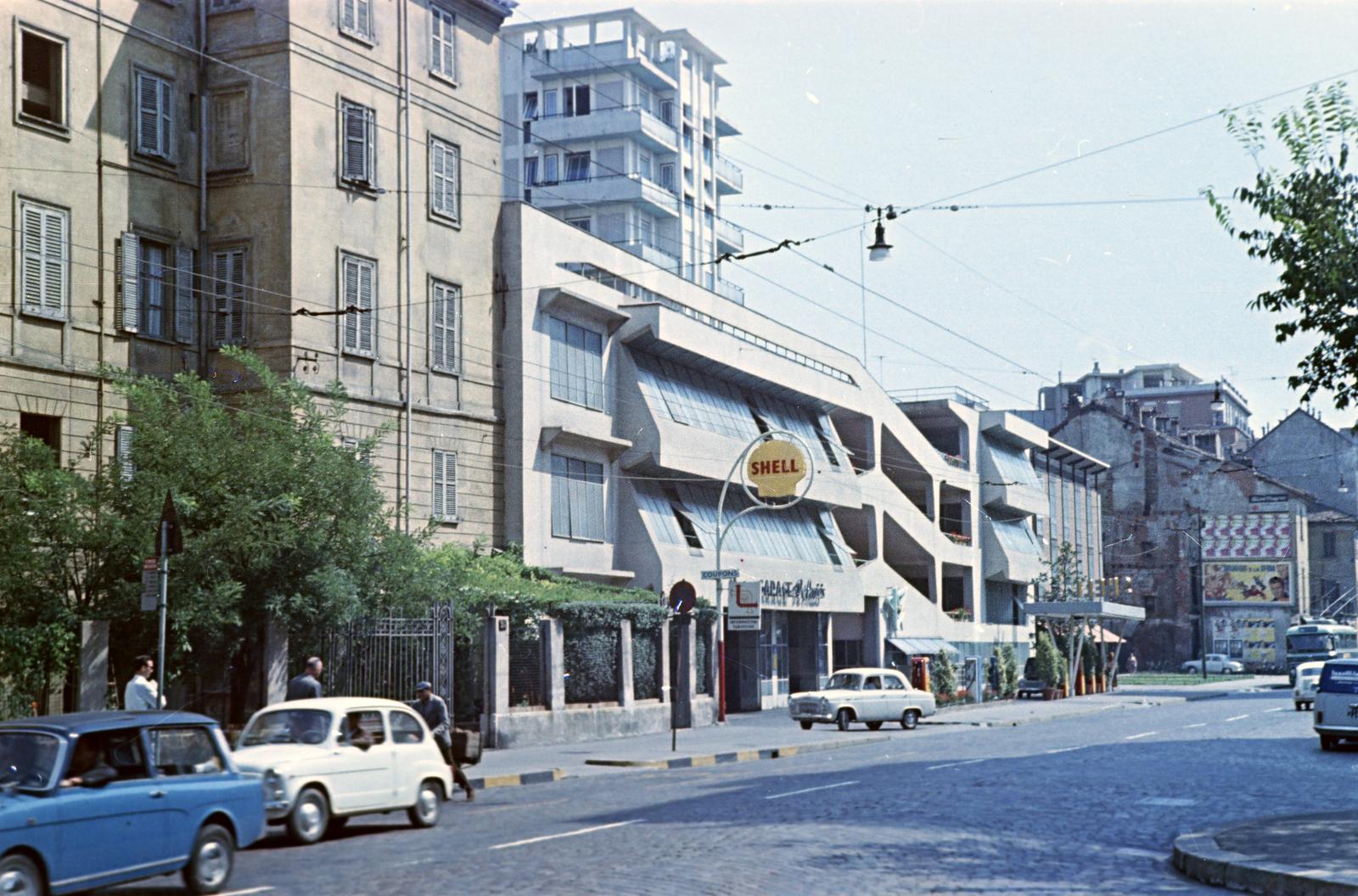 Olaszország, Milánó, Via Edmondo de Amicis., 1960, Gazda Anikó, színes, Shell-márka, Fortepan #308385