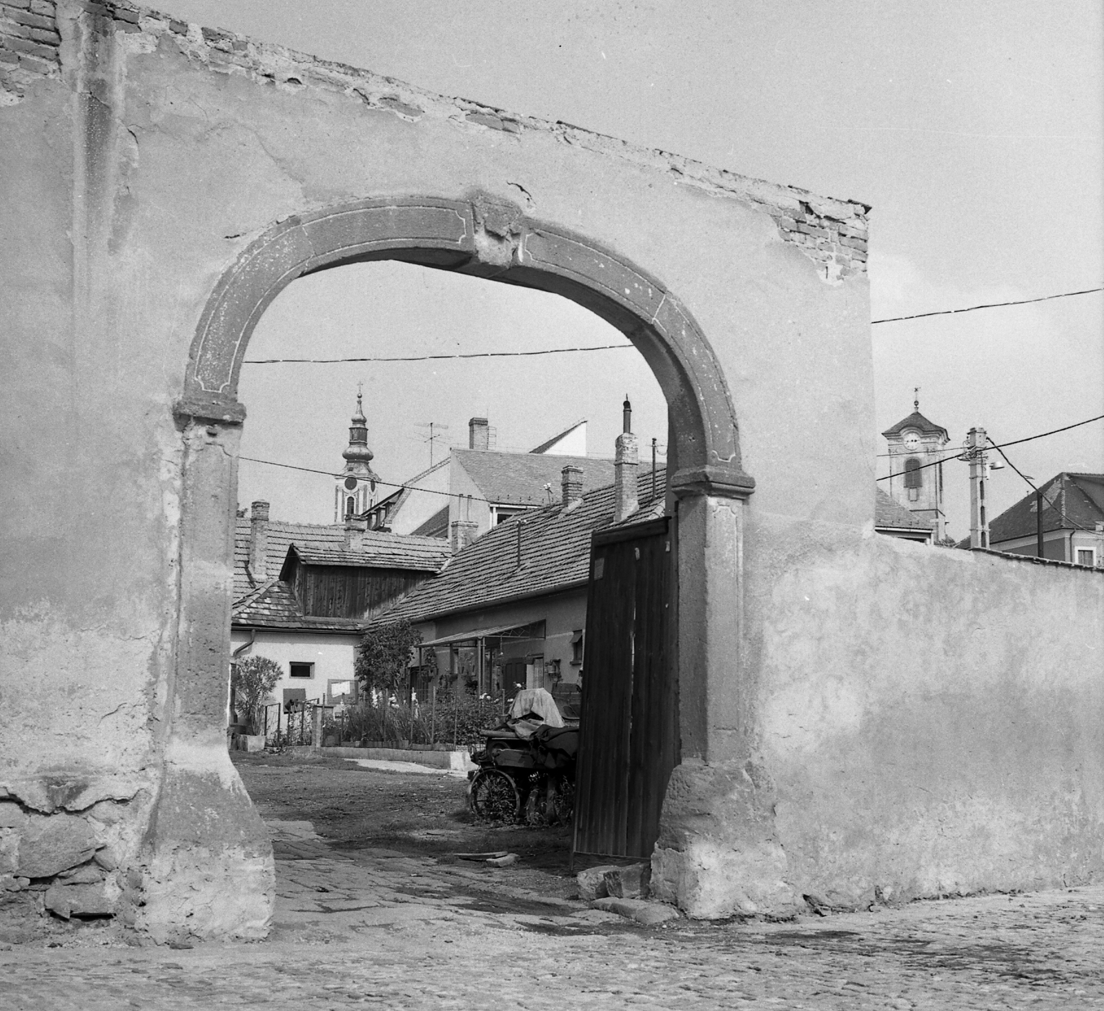 Hungary, Szentendre, Bajcsy-Zsilinszky utca 3., 1969, Storymap.hu, yard, gate, curb, Fortepan #30840