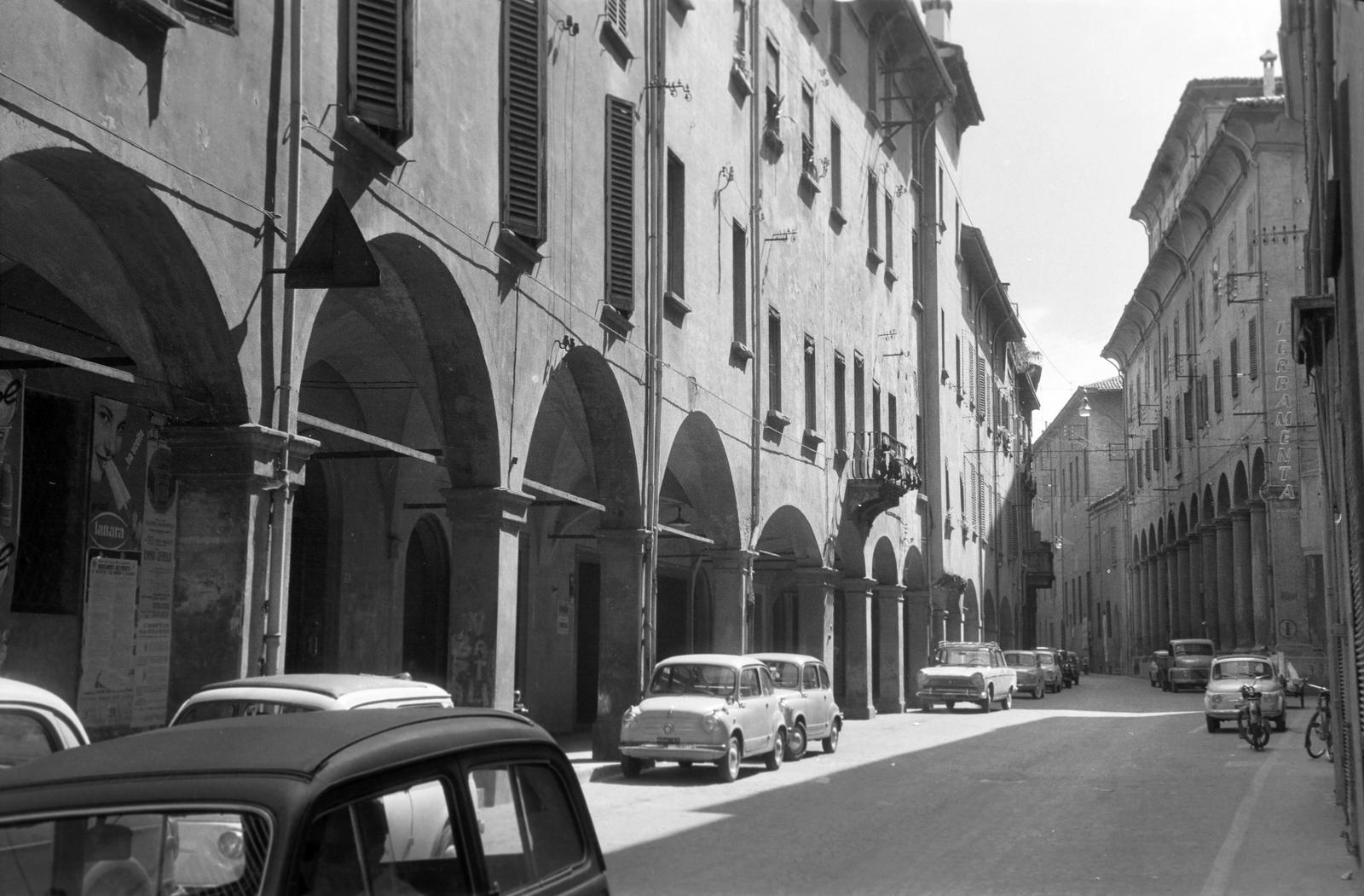 Olaszország, Bologna, Via Cartoleria., 1960, Gazda Anikó, Fortepan #308412