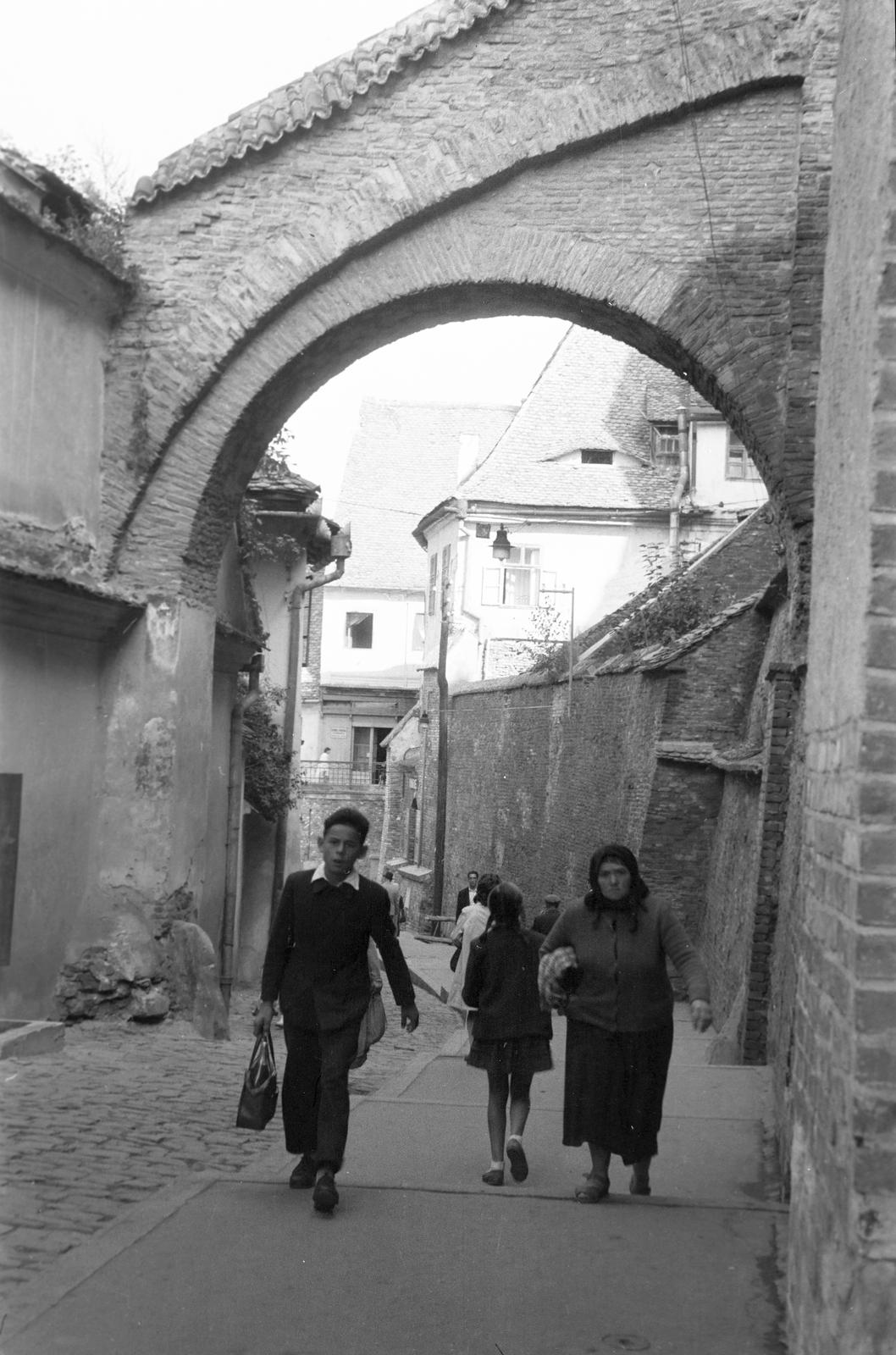 1962, Gazda Anikó, arch, pavement, Fortepan #308613