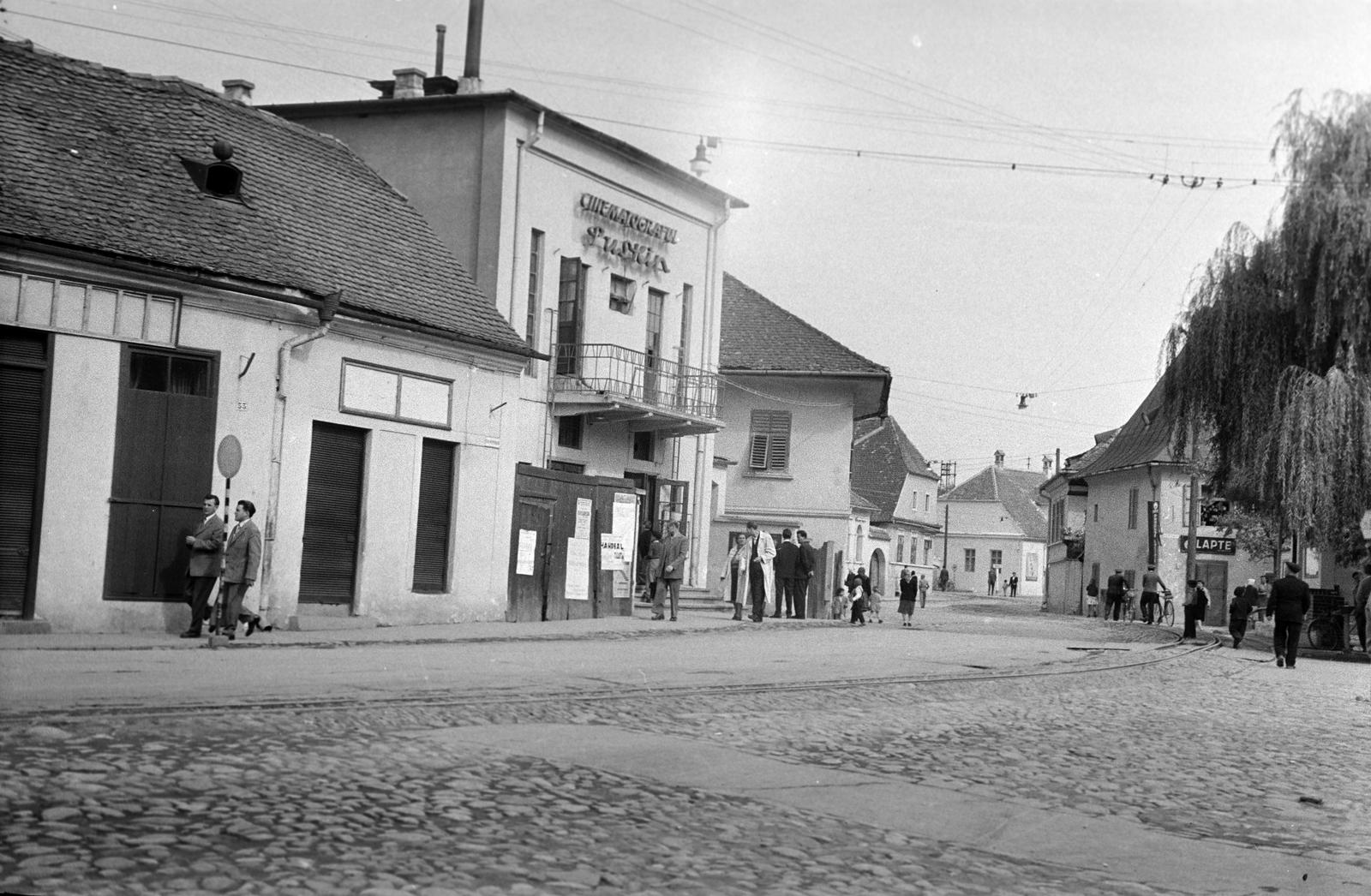 Románia,Erdély, Segesvár, a Bajor utca (Strada 1 Decembrie 1918) és a Strada Nicolae Iorga kereszteződése., 1962, Gazda Anikó, Fortepan #308623