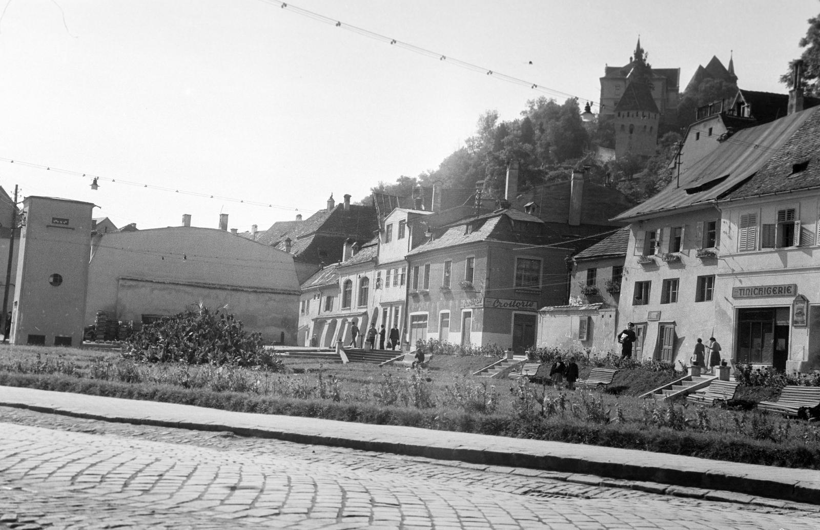 Románia,Erdély, Segesvár, Piata Octavian Goga, szemben a Strada Octavian Goga házsora., 1962, Gazda Anikó, Fortepan #308625