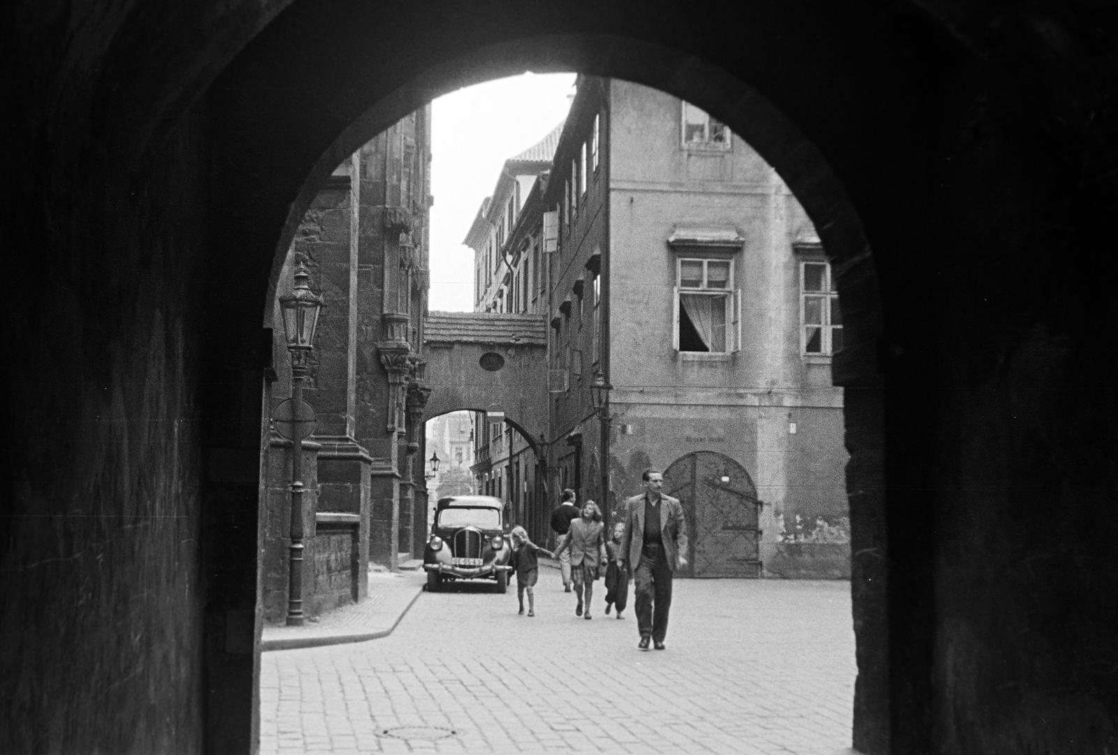 1963, Gazda Anikó, átjáró, Fortepan #308679