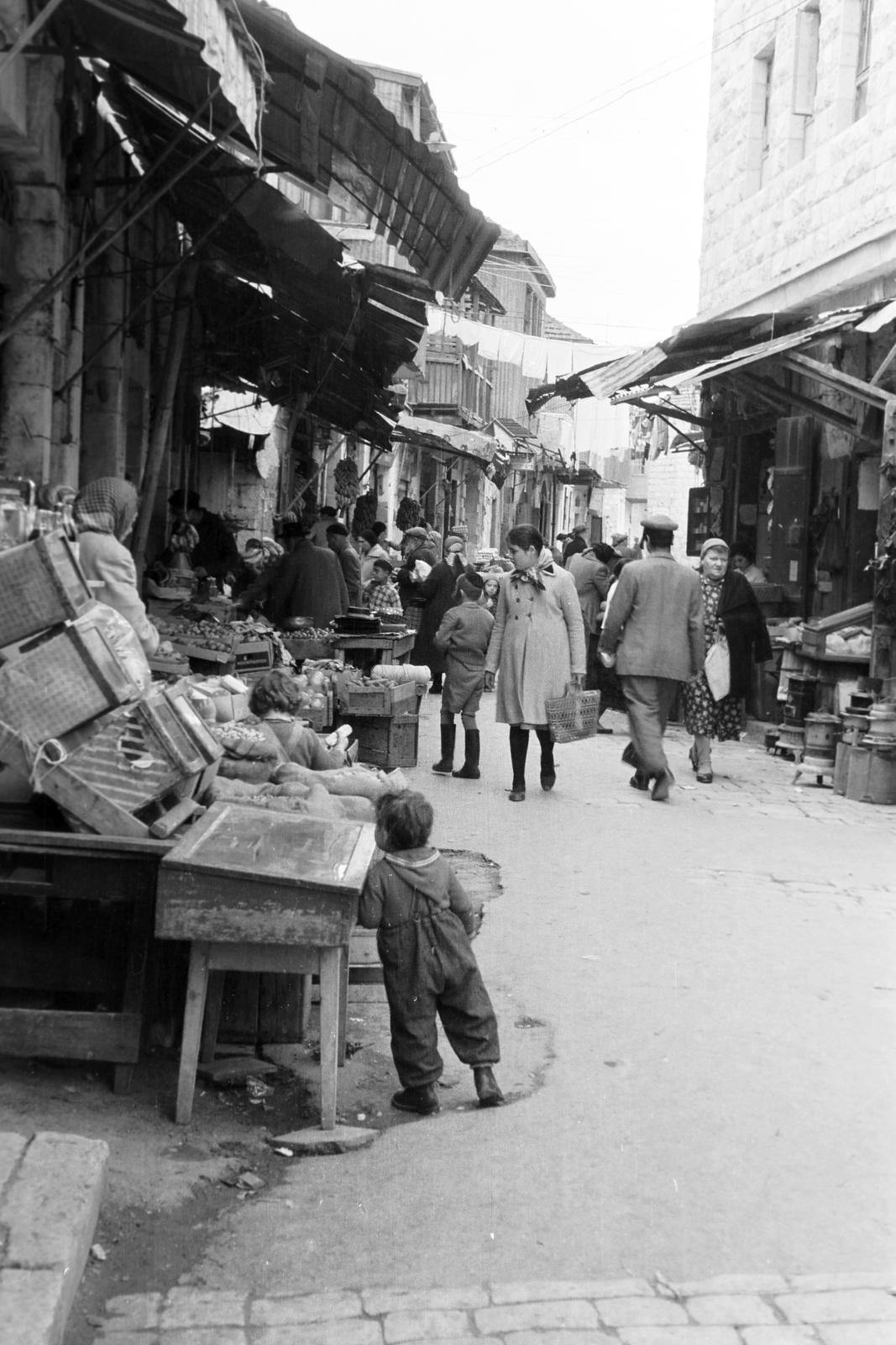 1962, Gazda Anikó, kíváncsiság, gyerek, piac, Fortepan #308862