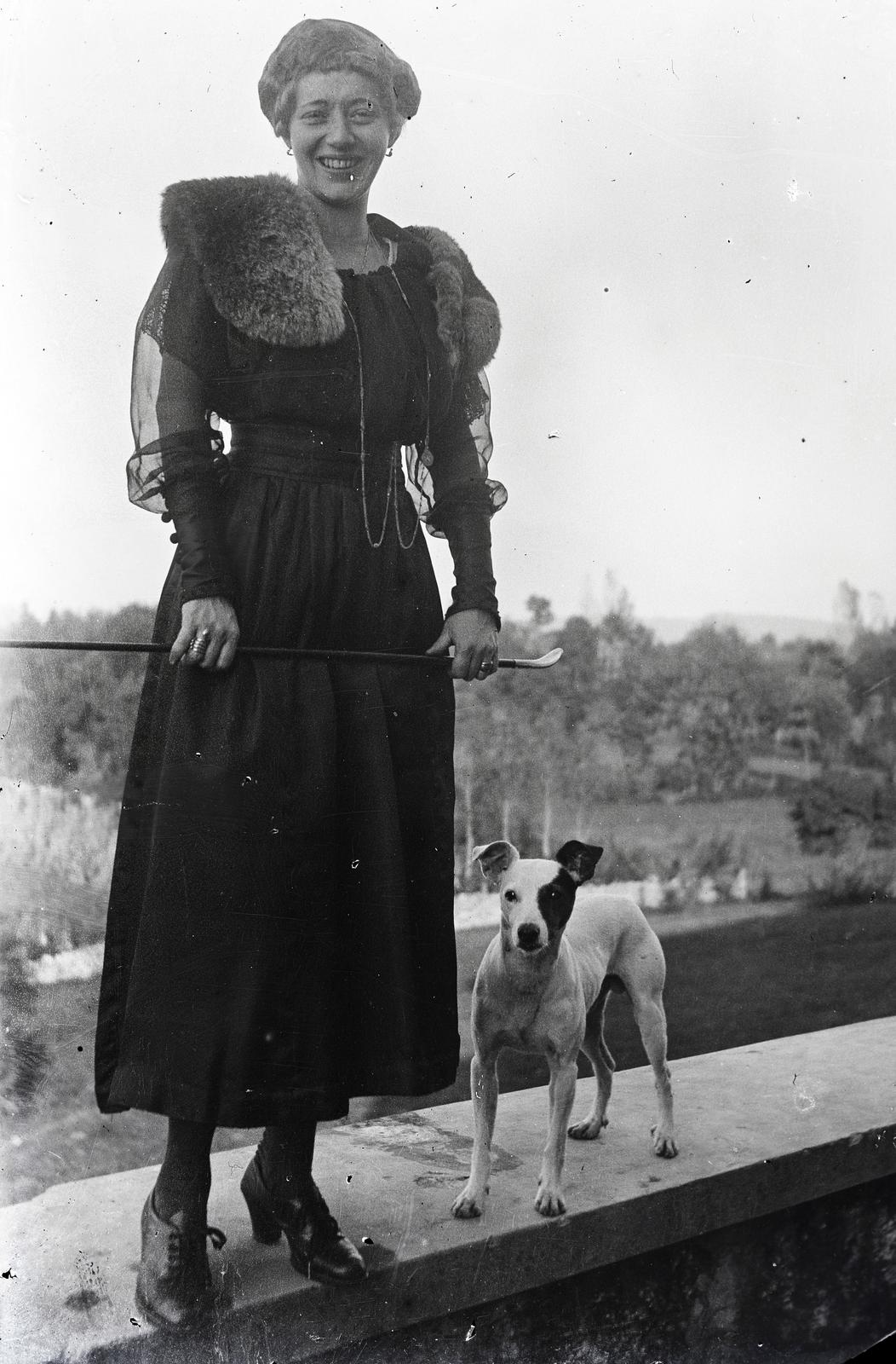 1915, Böhönyey Ágnes, Best of, kutya, tüll, szőrme, hölgy, Fortepan #309372