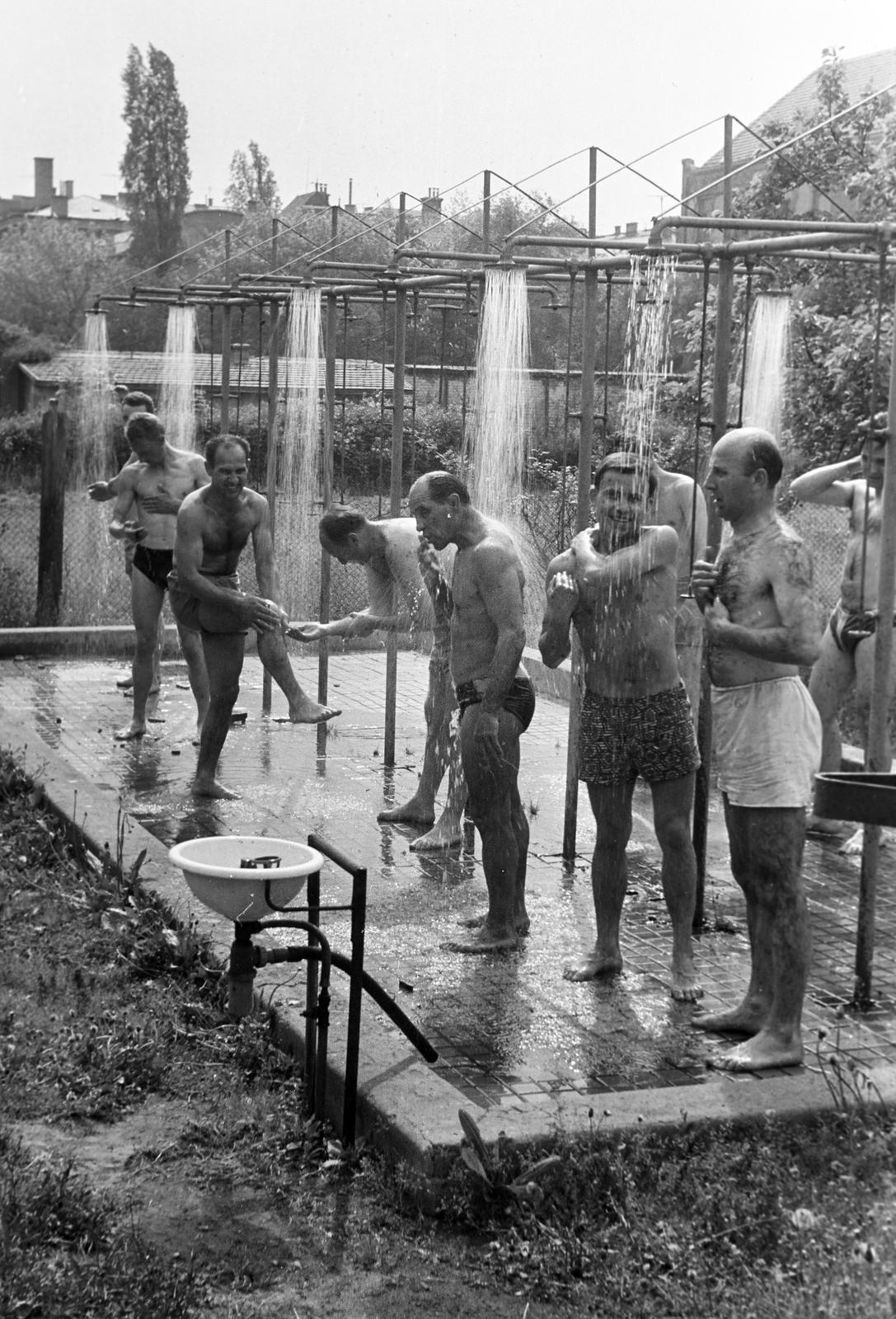 1961, Bordács Ferenc, Best of, zuhanyozás, férfiak, Fortepan #309740