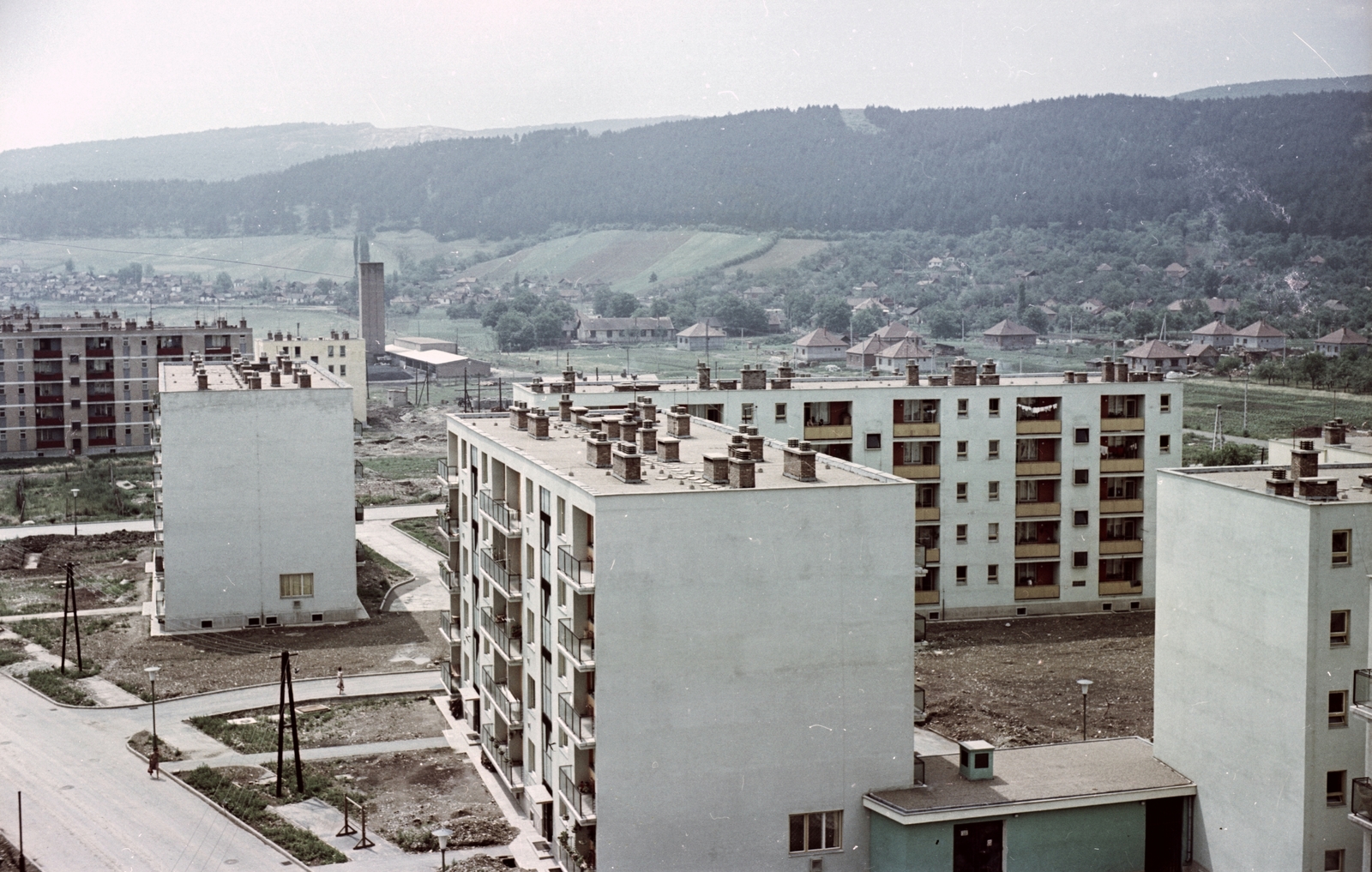 Hungary, Miskolc, Dél - Kilián, Kandó Kálmán utca az Írinyi János utca felől a Könyves Kálmán utca felé nézve., 1965, Építésügyi Dokumentációs és Információs Központ, VÁTI, colorful, blocks, Fortepan #30976