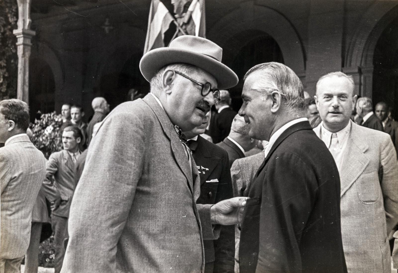 A kép forrását kérjük így adja meg: Fortepan / BFL XIV.380 Karafiáth Jenő iratai / Szekfü András adománya, 1937, Budapest Főváros Levéltára / Szekfü András, Fortepan #310058