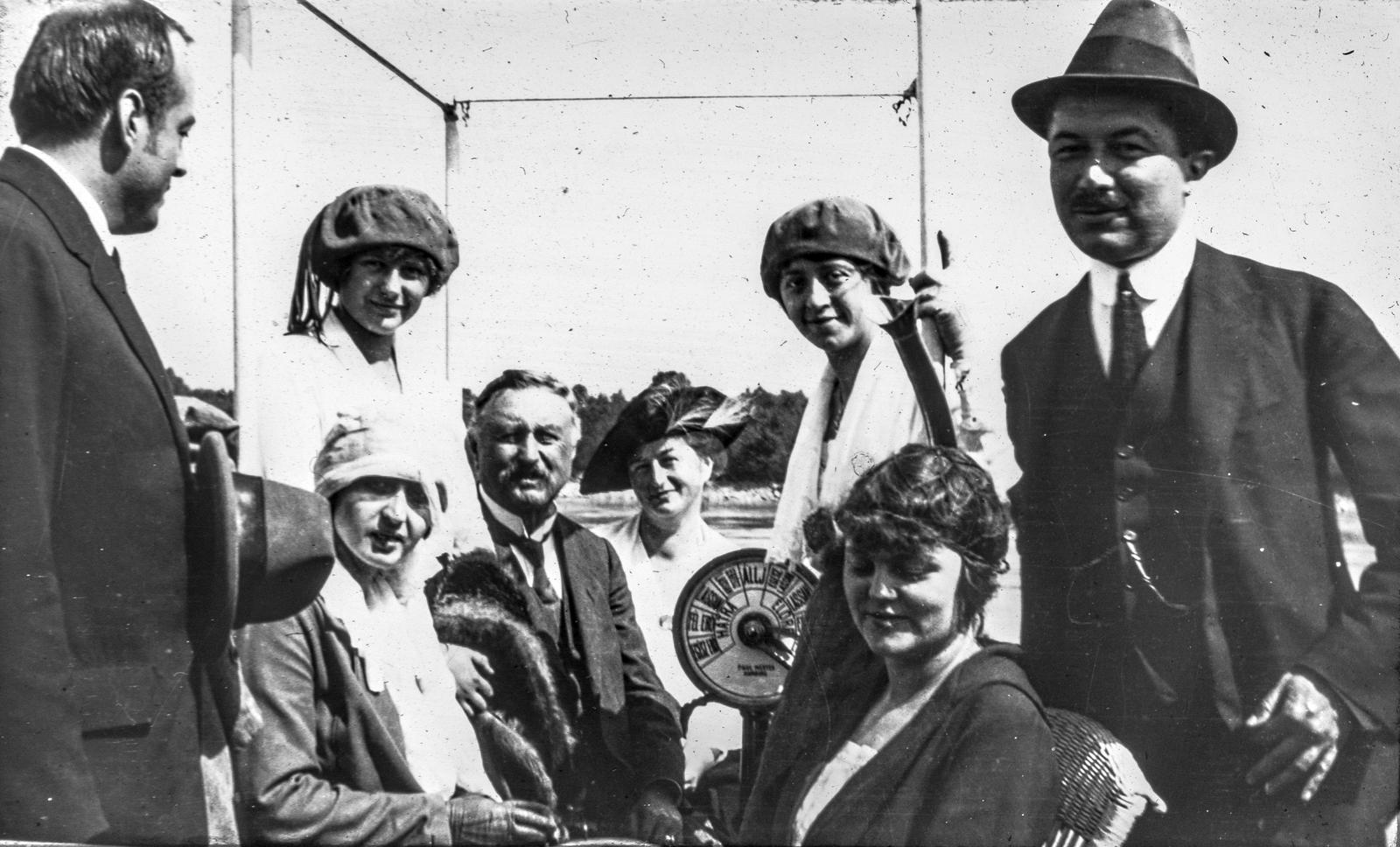 A kép forrását kérjük így adja meg: Fortepan / BFL XIV.380 Karafiáth Jenő iratai / Szekfü András adománya, 1917, Budapest Főváros Levéltára / Szekfü András, Fortepan #310106