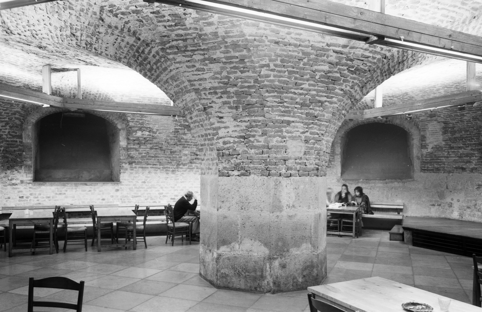 Hungary, Eger, Líceum, a Tanárképző Főiskola pinceklubja., 1978, Építésügyi Dokumentációs és Információs Központ, VÁTI, Fortepan #31046