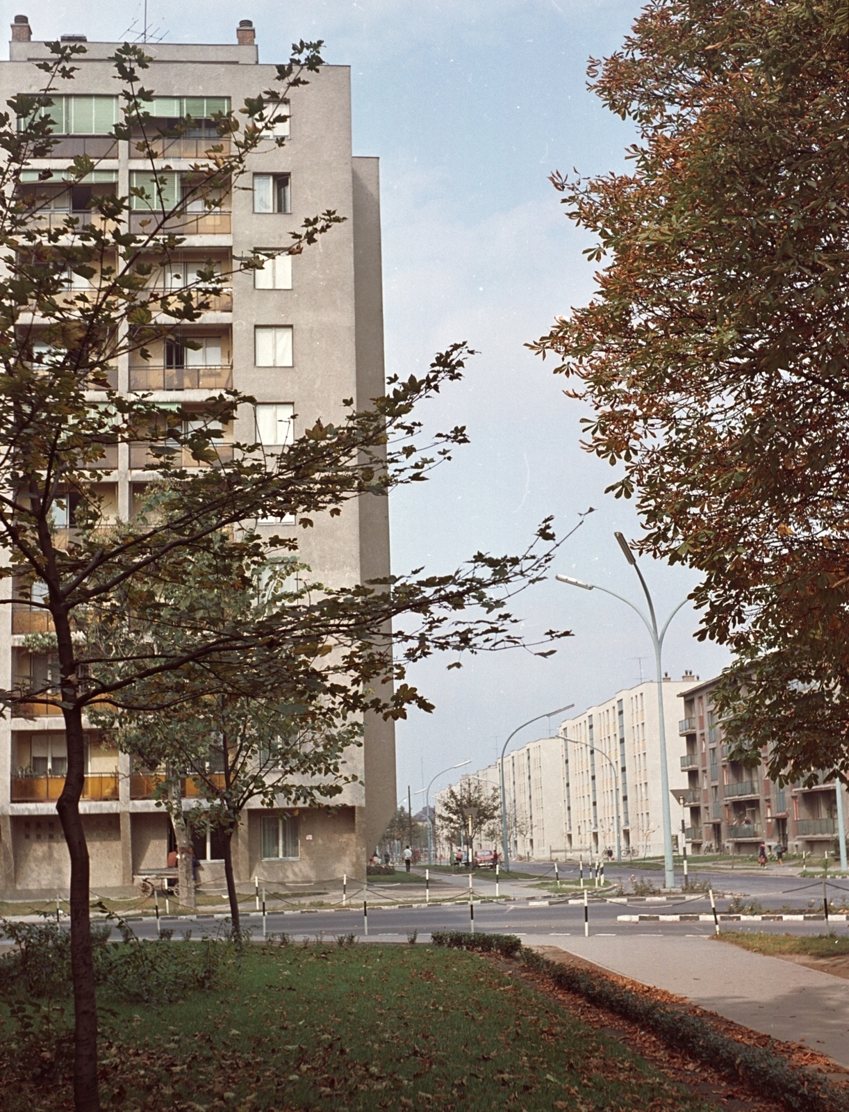 Hungary, Székesfehérvár, Deák Ferenc utca - Horvát István utca sarok., 1966, Építésügyi Dokumentációs és Információs Központ, VÁTI, colorful, Fortepan #31093
