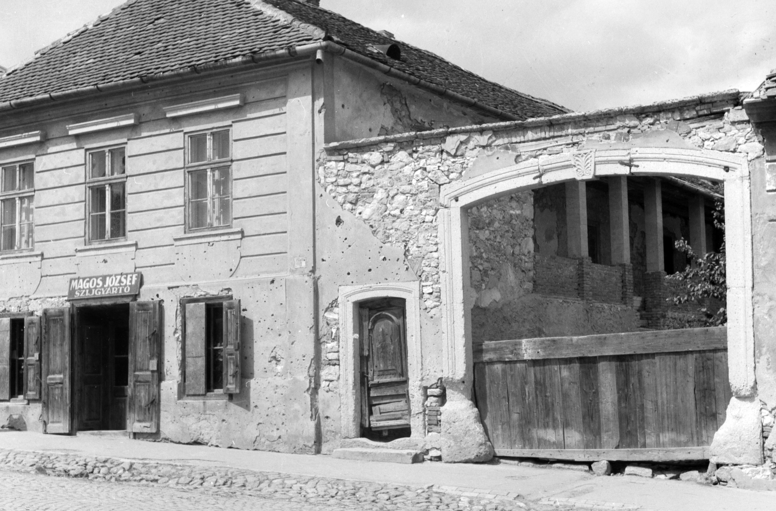 Hungary, Sárospatak, Attila utca 3., 1959, Építésügyi Dokumentációs és Információs Központ, VÁTI, sign-board, saddler, Fortepan #31106