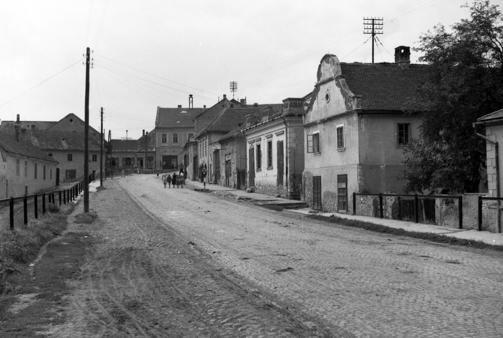 Hungary, Sárospatak, az Attila utca a Kossuth Lajos utca felé nézve., 1959, Építésügyi Dokumentációs és Információs Központ, VÁTI, street view, Fortepan #31109