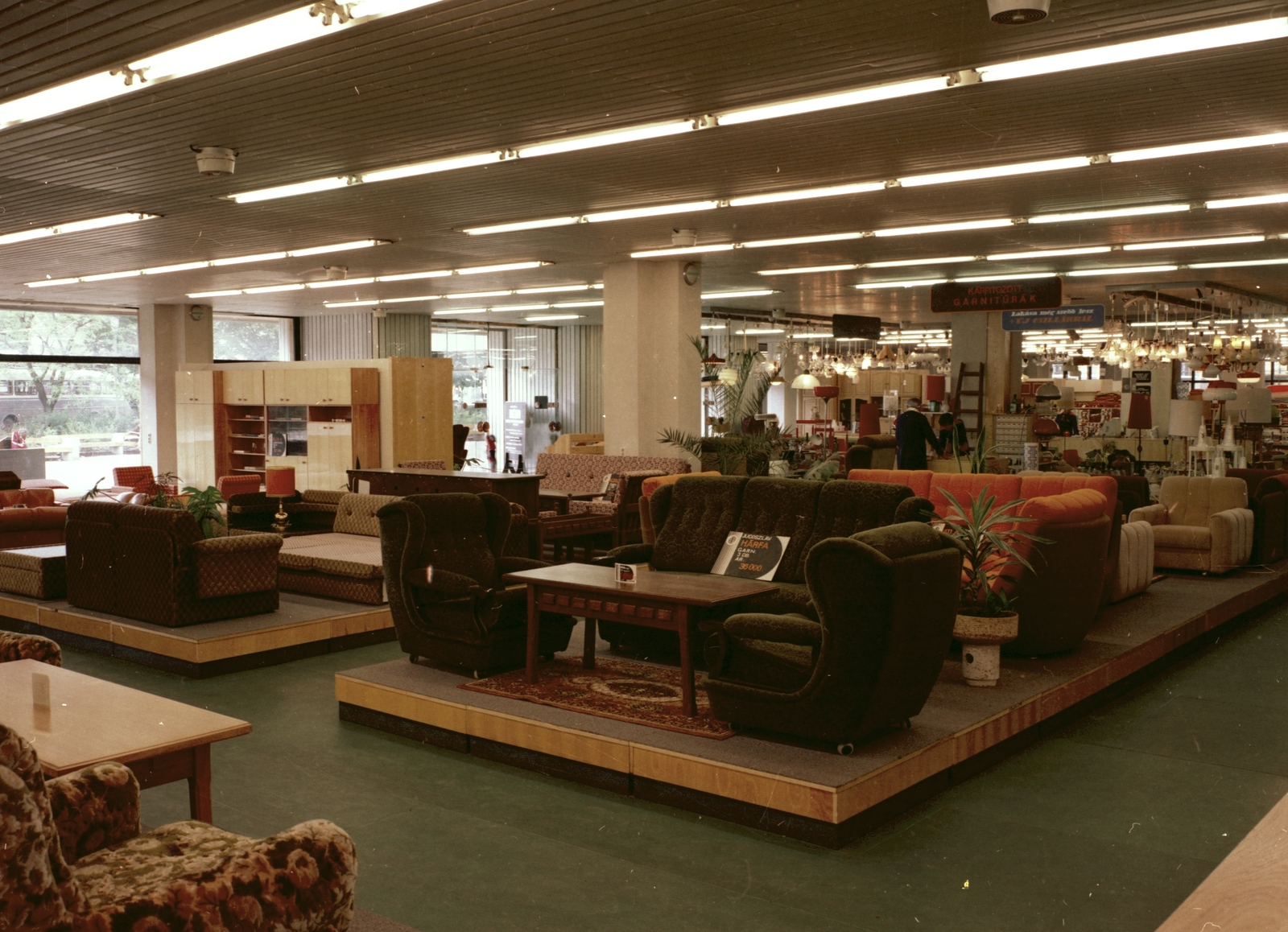 Hungary, Eger, Egri Domus Lakberendezési Áruház belső tere., 1982, Építésügyi Dokumentációs és Információs Központ, VÁTI, colorful, furniture, store, Domus Enterprise, Fortepan #31170