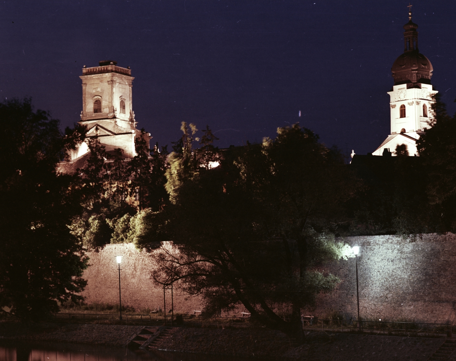 Magyarország, Győr, Püspökvár és a Székesegyház a Radó-sziget felől., 1980, Építésügyi Dokumentációs és Információs Központ, VÁTI, színes, Fortepan #31189