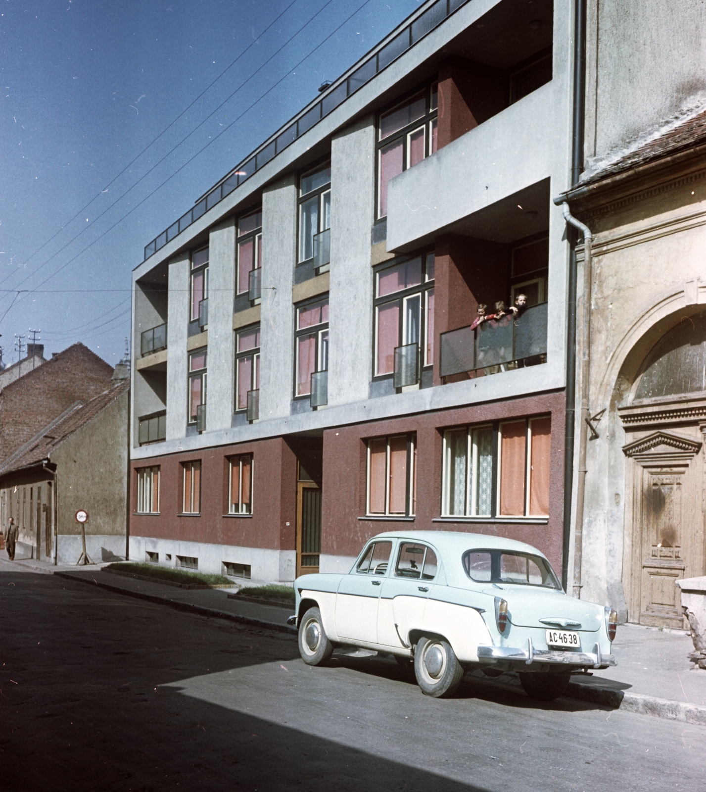 Hungary, Pécs, Perczel Miklós utca., 1960, Építésügyi Dokumentációs és Információs Központ, VÁTI, vehicle, colorful, Soviet brand, Moskvitch-brand, automobile, number plate, Fortepan #31229