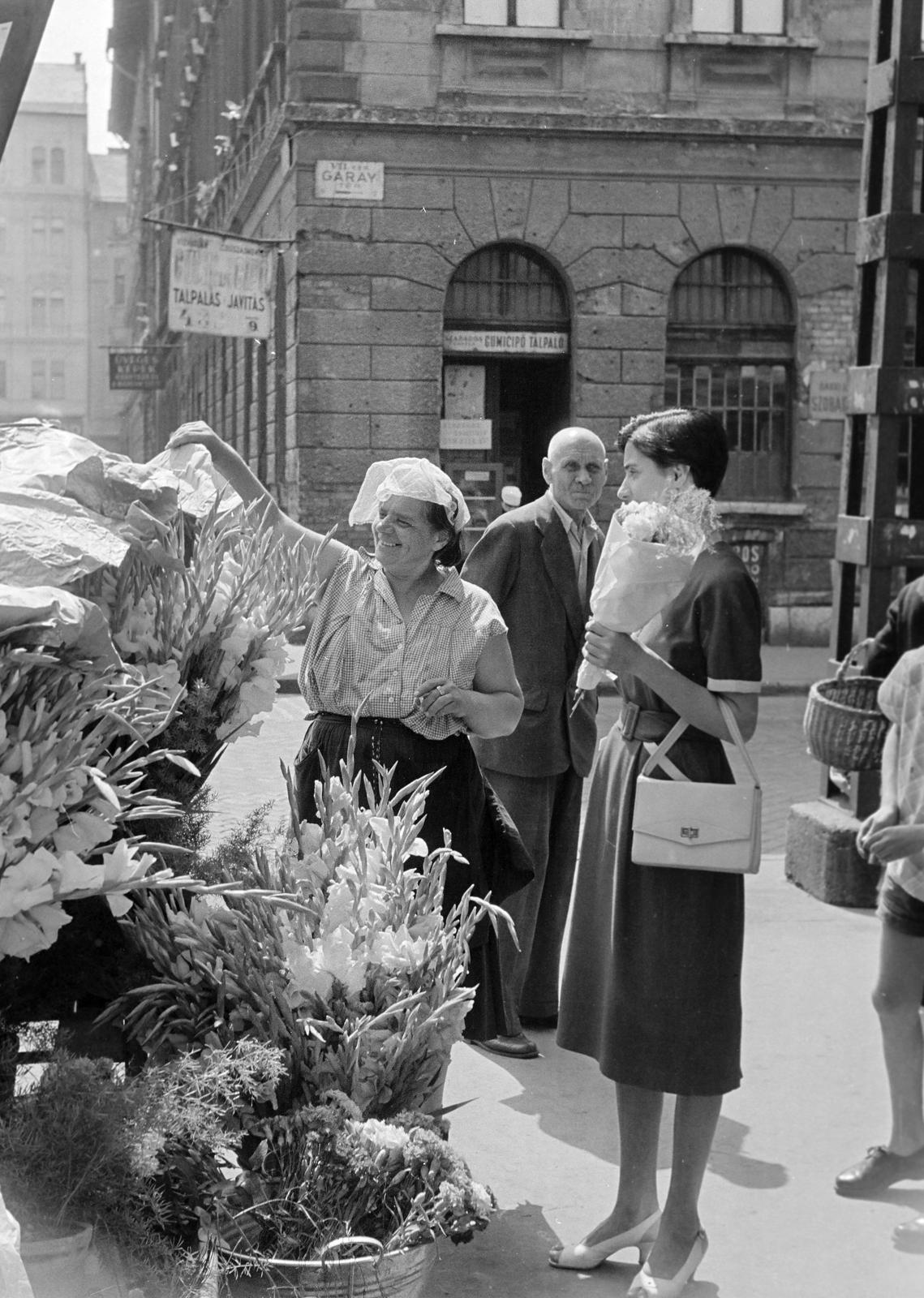 1958, Petrók Károly, Best of, virágárus, fejfedő, Fortepan #312412