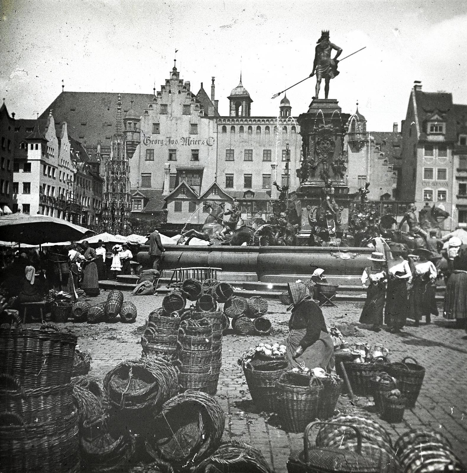 1909, fortepan/Album 123, kosár, tér, képarány: négyzetes, piac, szökőkút, épületdísz, szoborcsoport, Fortepan #312580