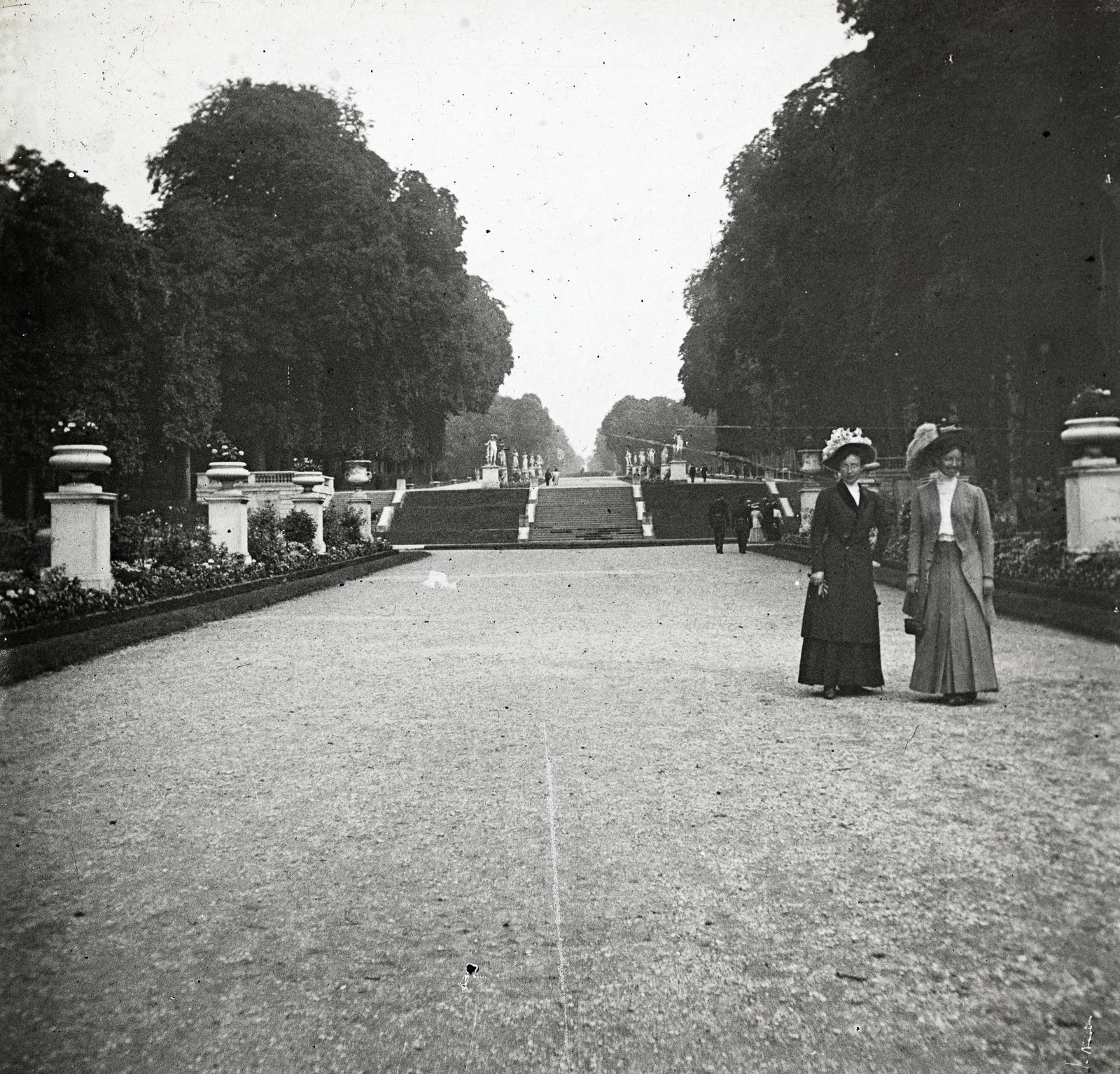 1909, fortepan/Album 123, képarány: négyzetes, szobor, park, sétány, Fortepan #312597