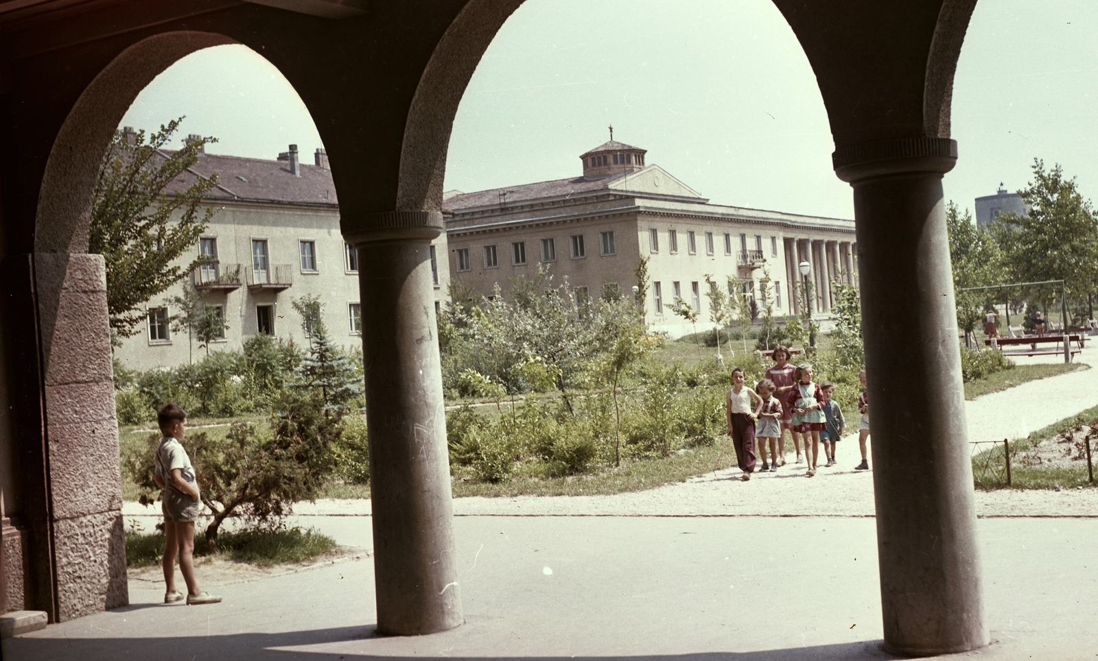 Hungary, Dunaújváros, Petőfi liget., 1962, Építésügyi Dokumentációs és Információs Központ, VÁTI, colorful, socialist realism, Fortepan #31307