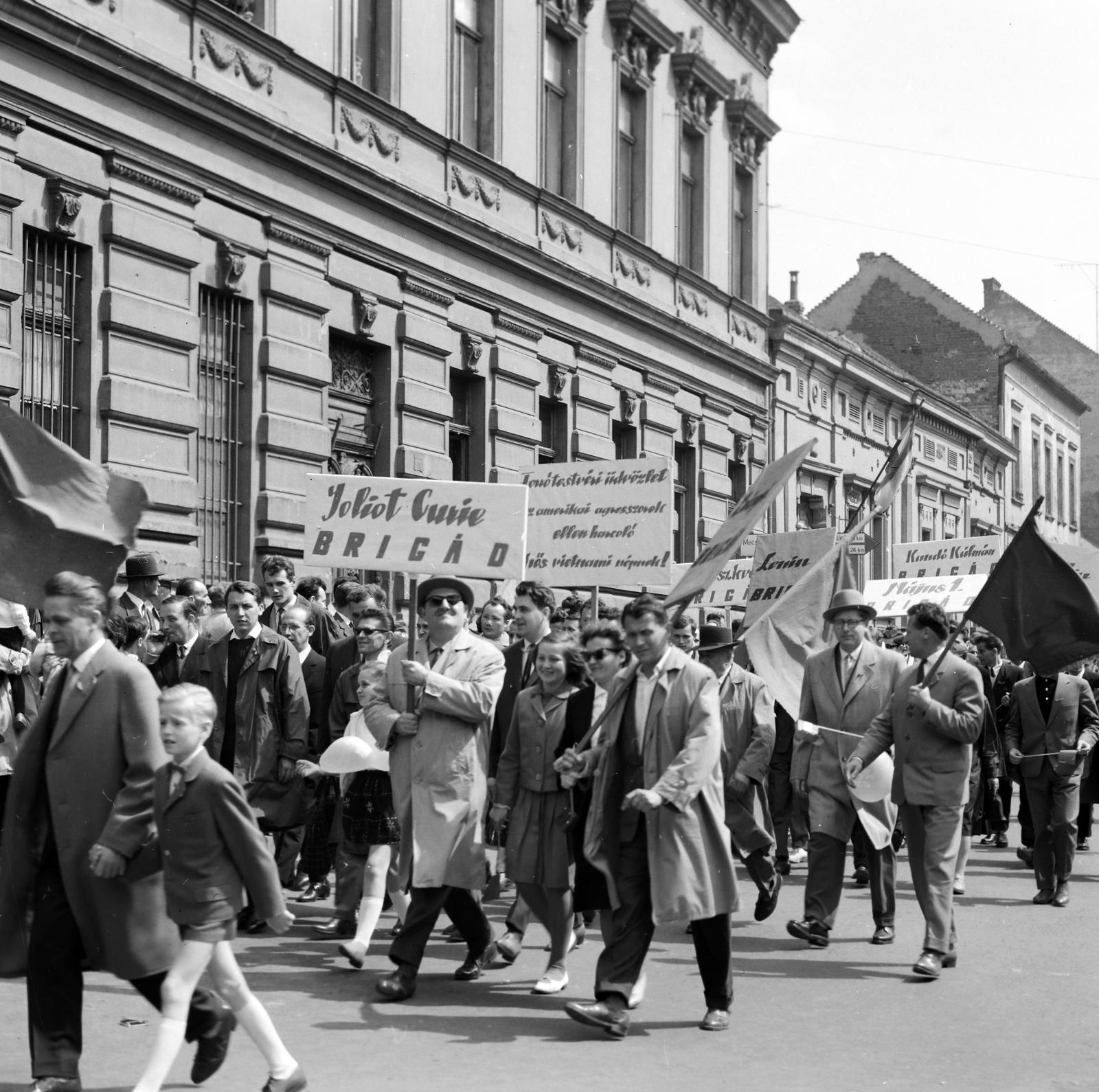 1964, Villányi Gergely, felvonulás, transzparens, Fortepan #313237