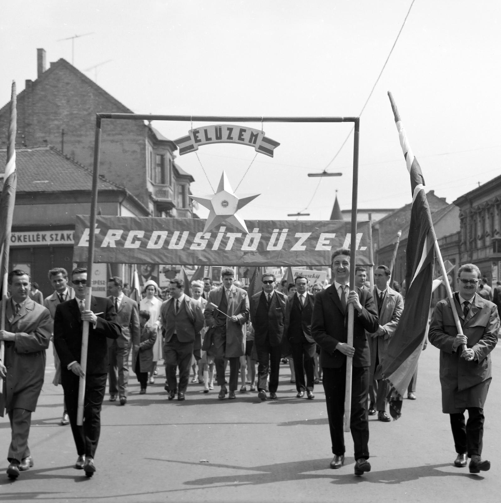 1964, Villányi Gergely, hordozás, transzparens, Fortepan #313239