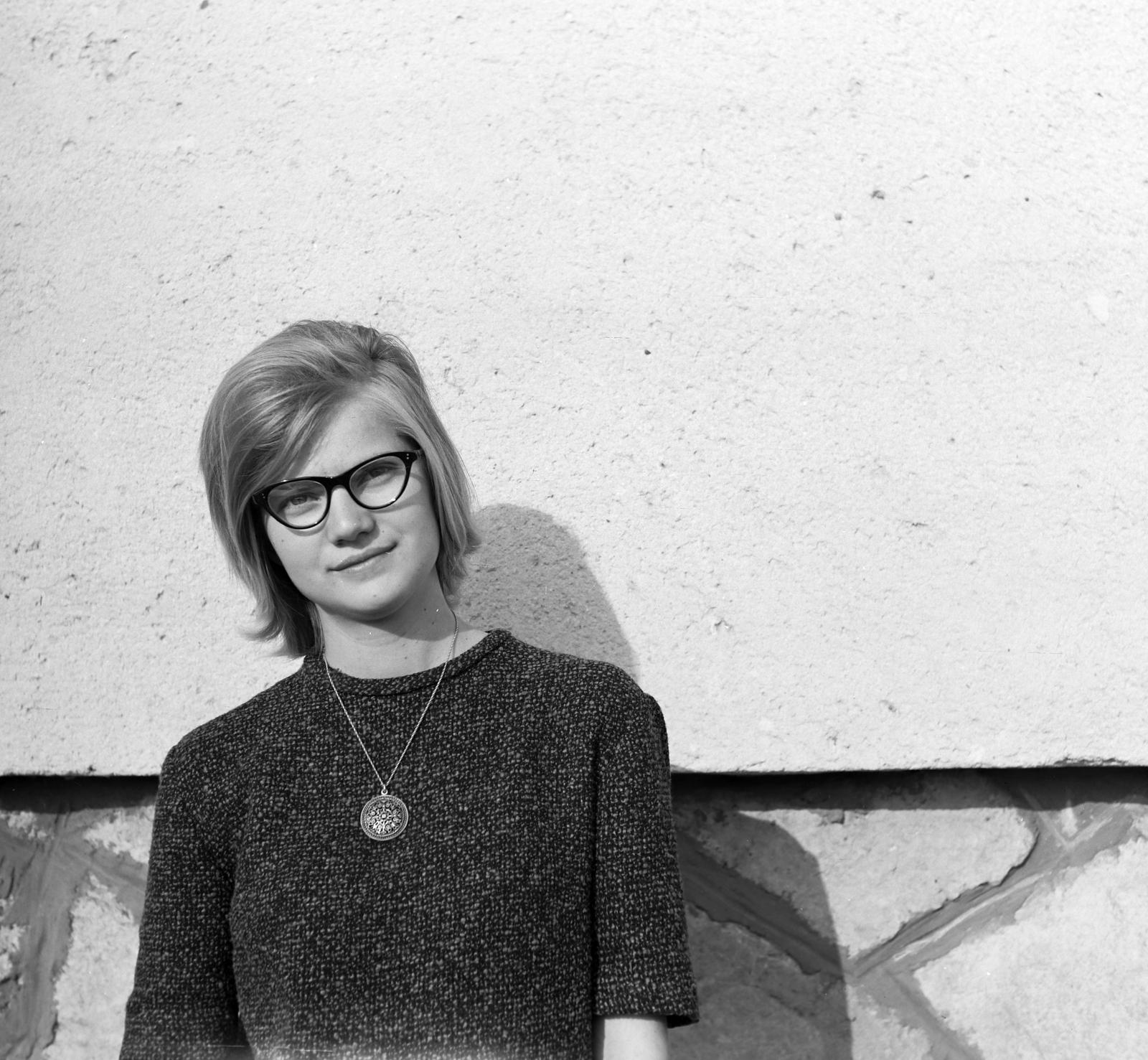 1963, Villányi Gergely, portré, szemüveg, lány, Fortepan #313328