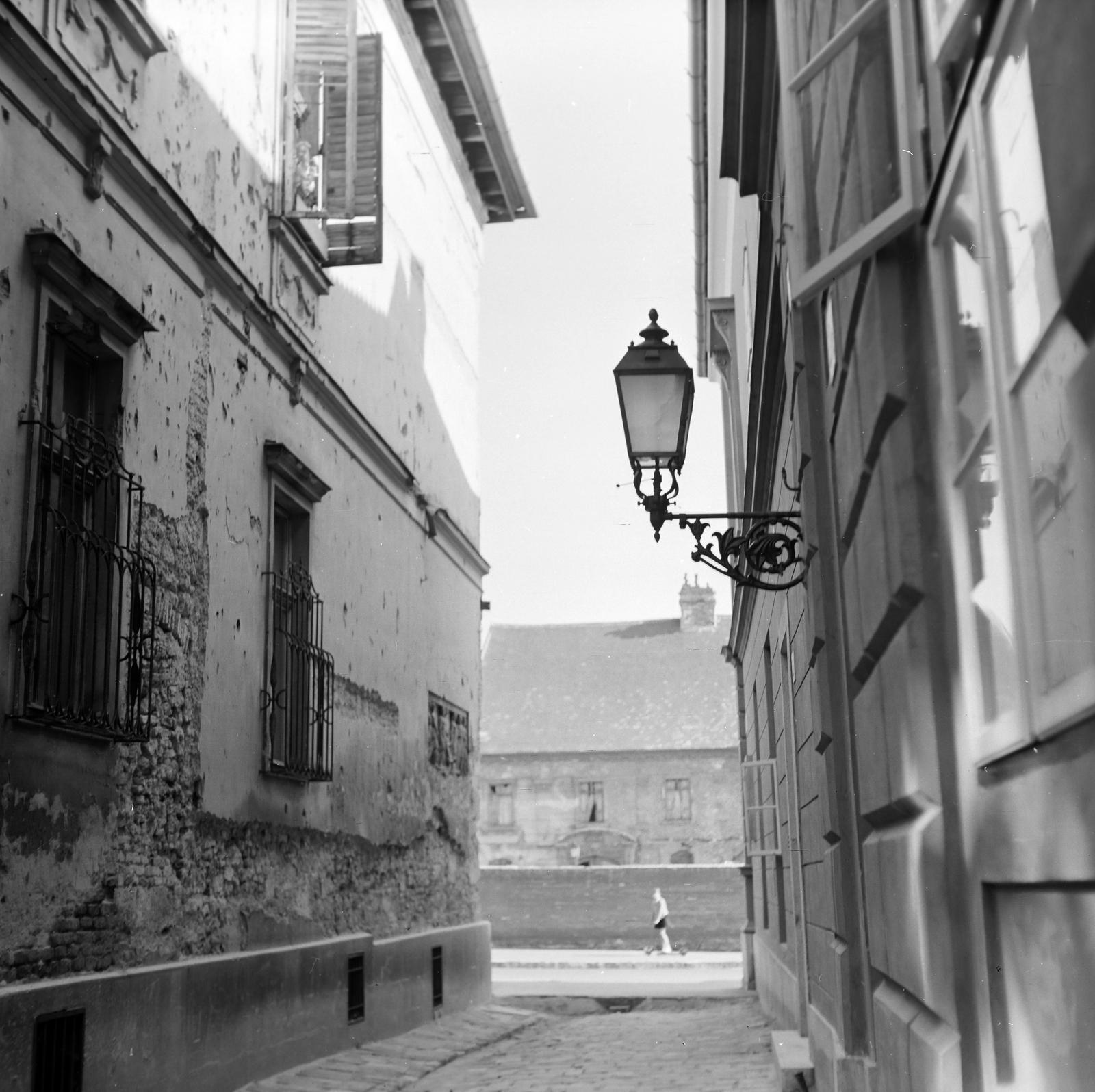 1963, Villányi Gergely, golyónyom, gázlámpa, Fortepan #313339