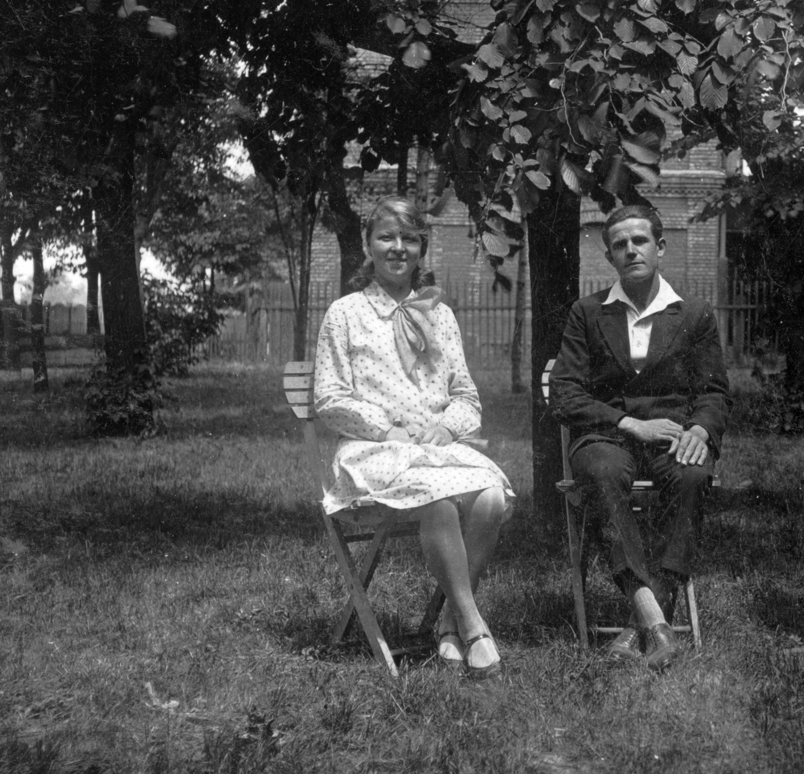 1930, Pétek Edit, garden, man, woman, double portrait, Fortepan #31435