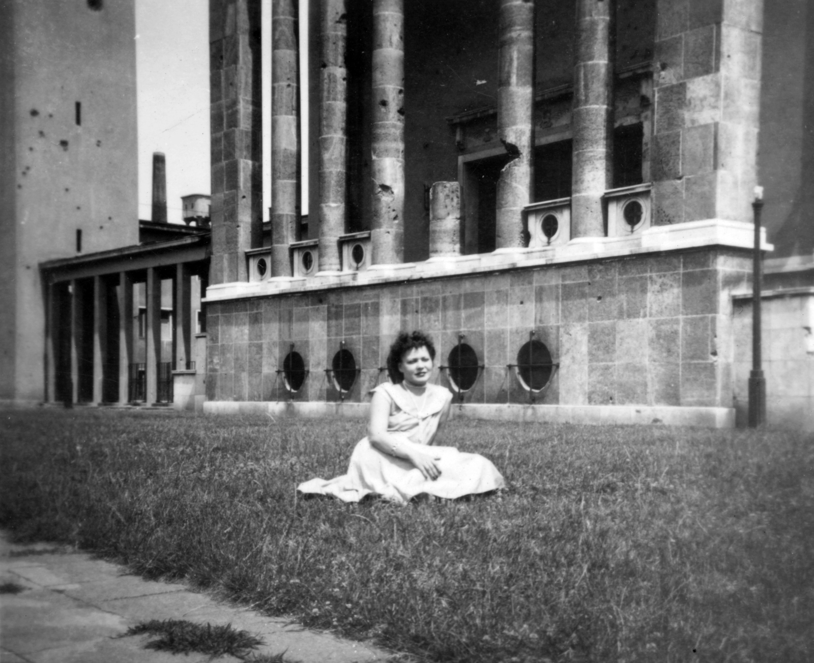 Hungary, Budapest XIII., Pozsonyi úti református templom., 1950, Várkonyi Benedek, church, damaged building, Budapest, Neoclassical architecture, Imre Tóth-design, Jenő Halászi-design, bullet hole, Fortepan #31469