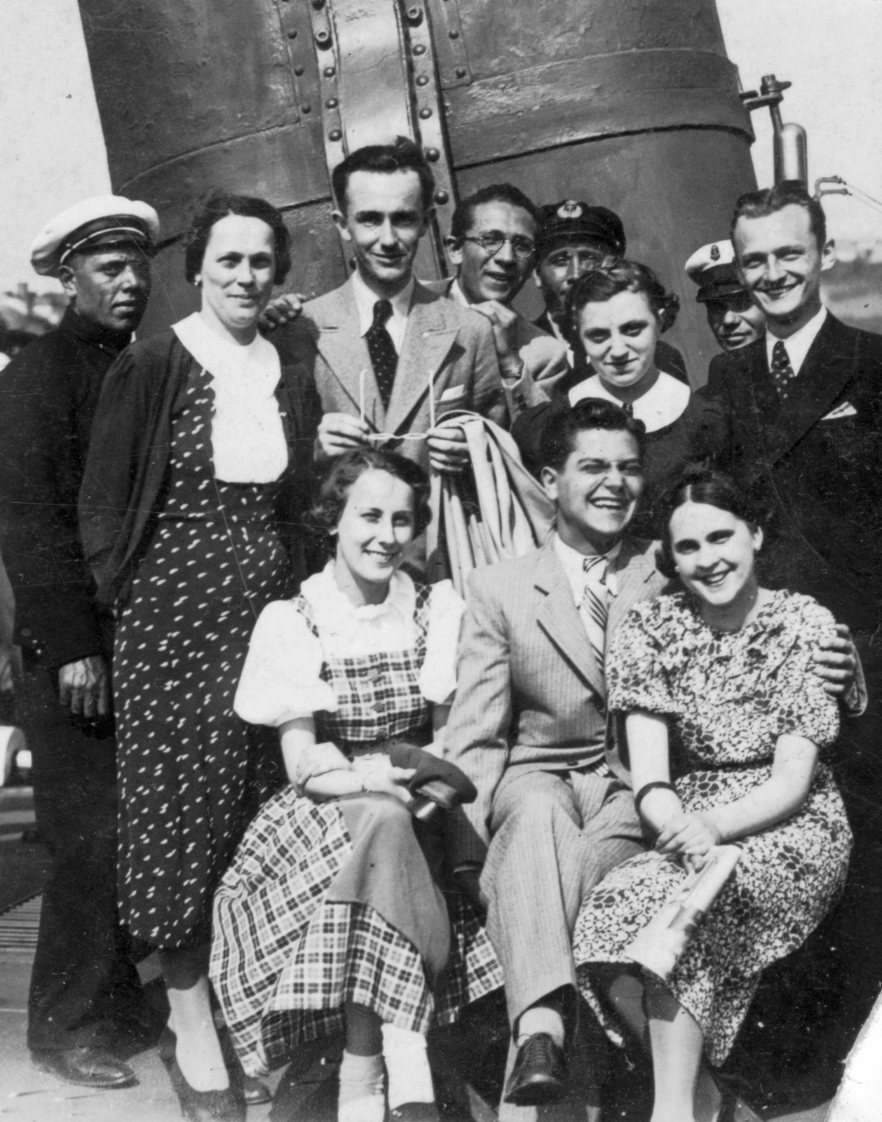 1943, Várkonyi Benedek, hajó, csoportkép, kémény, Fortepan #31477