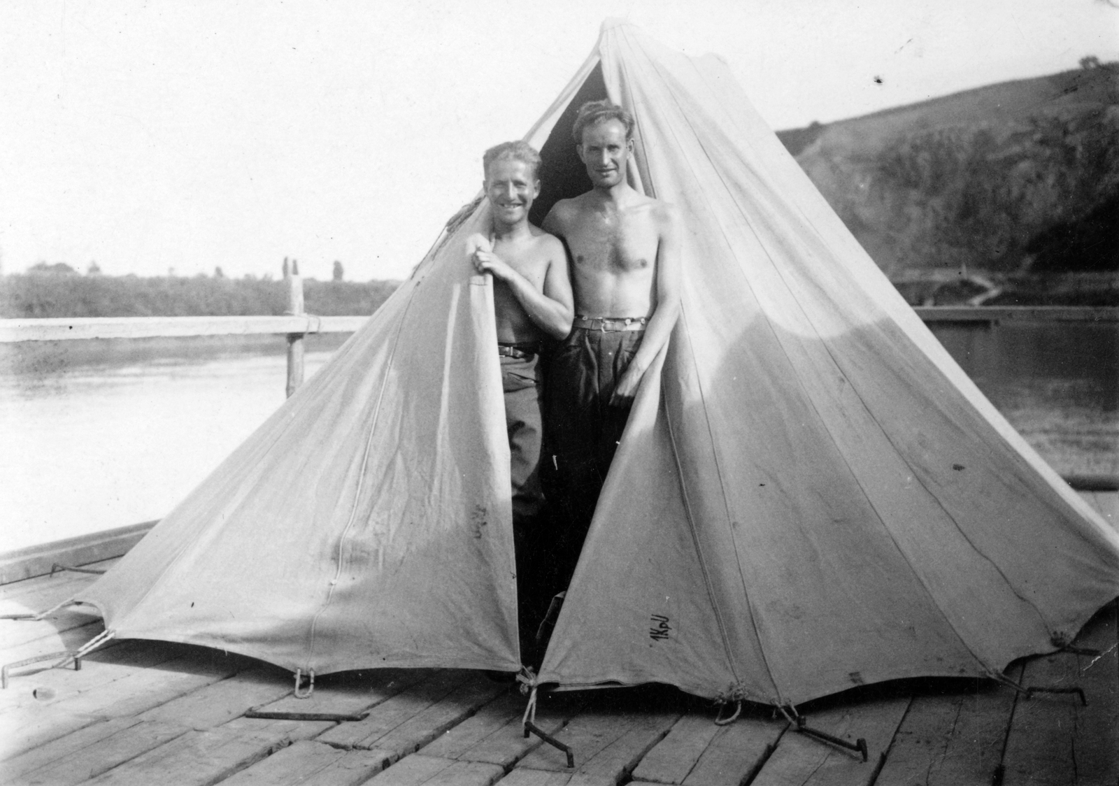 1942, Várkonyi Benedek, tent, Fortepan #31479