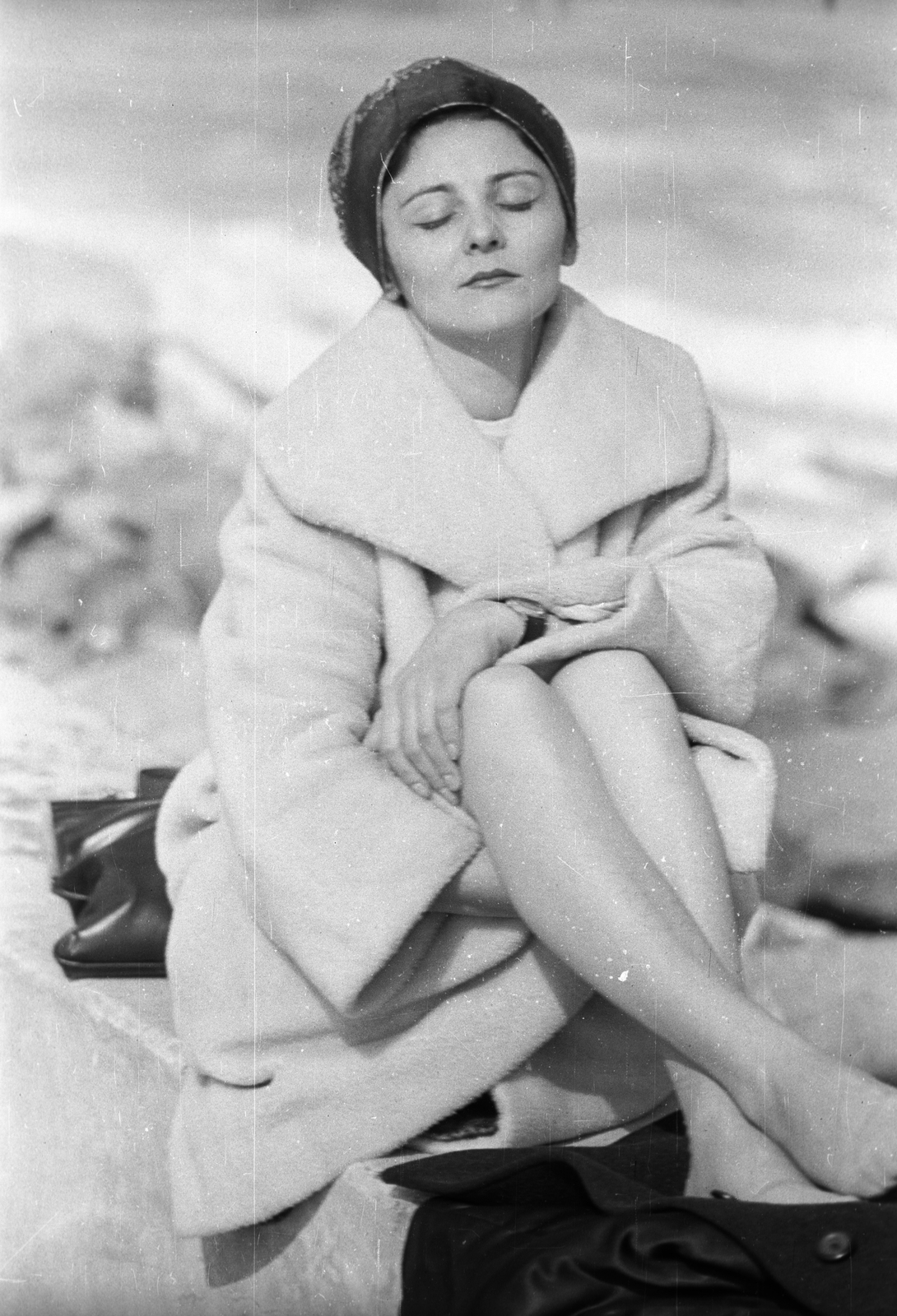 Hungary,Lake Balaton, Siófok, kikötő., 1966, Pálinkás Zsolt, fashion, winter, Fortepan #31513