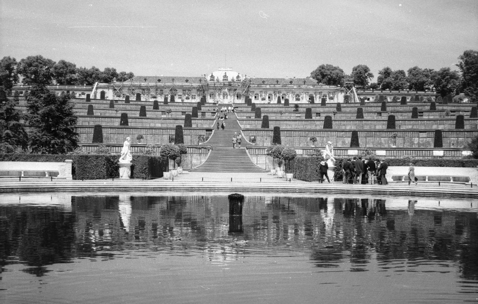 Germany, Potsdam, Sanssouci., 1967, Pálinkás Zsolt, castle, fountain, stairs, GDR, palace, World Heritage, rococo architecture, Georg Wenzeslaus von Knobelsdorff-design, Fortepan #31615