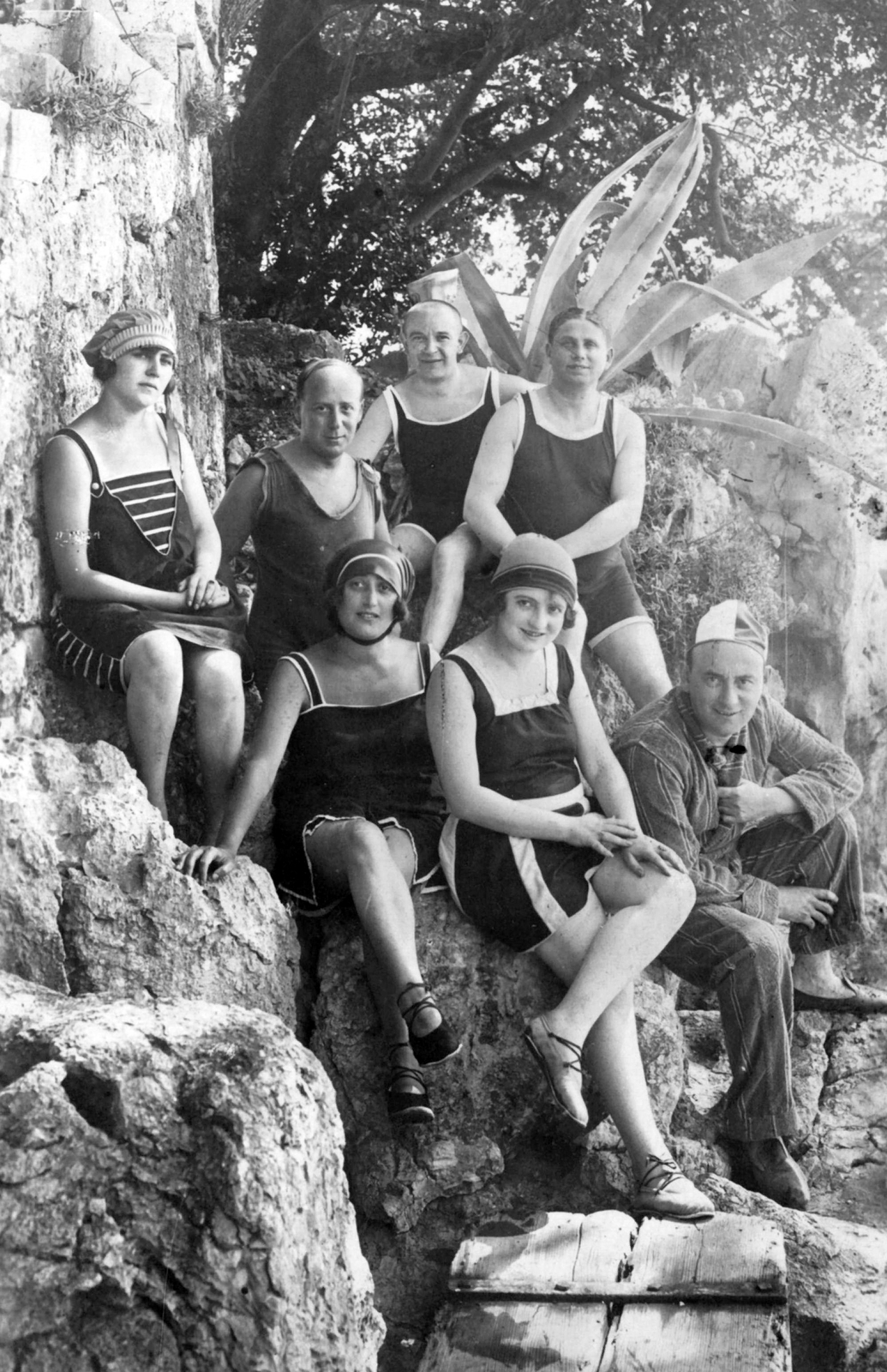 1920, Fodor István, bathing suit, tableau, women, men, summer, rock, sitting on a rock, Fortepan #31763