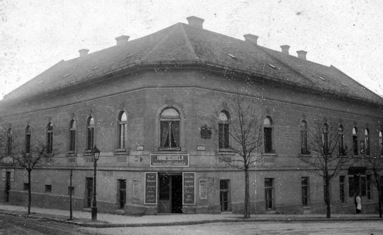 Magyarország, Budapest I., Csap utca - Hegyalja út (Csend utca) sarok., 1920, Jurányi Attila, cégtábla, utcakép, lámpaoszlop, gázlámpa, Budapest, mosoda, Fortepan #31843