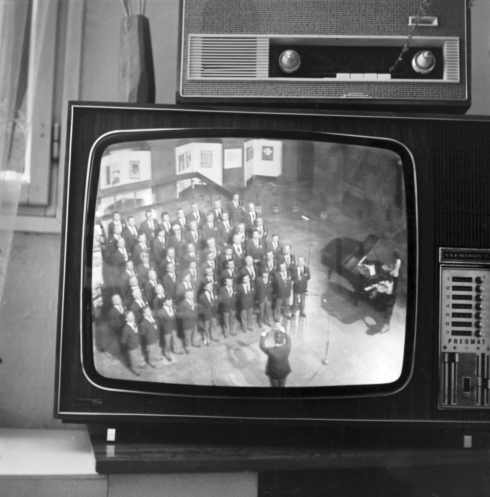 1982, Baráth Endre, radio, TV, Videoton-brand, screenshot, Fortepan #31917