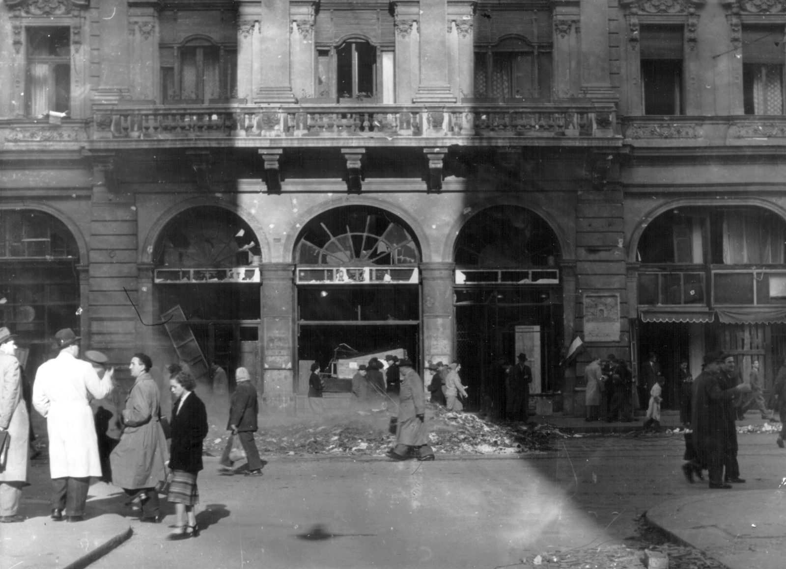 Hungary, Budapest V., Kossuth Lajos utca 20. a Magyar utcából nézve., 1956, Papp István, revolution, Budapest, Fortepan #31985