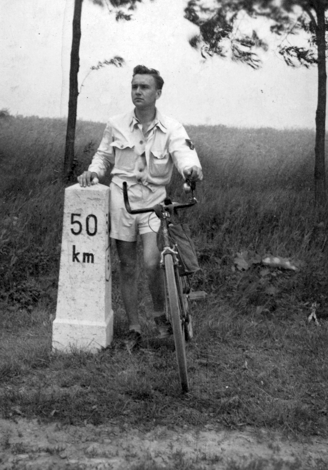 Hungary, Hernád, az 5-ös főút a település határában., 1949, Bejczy Sándor, portrait, bicycle, Fortepan #32451