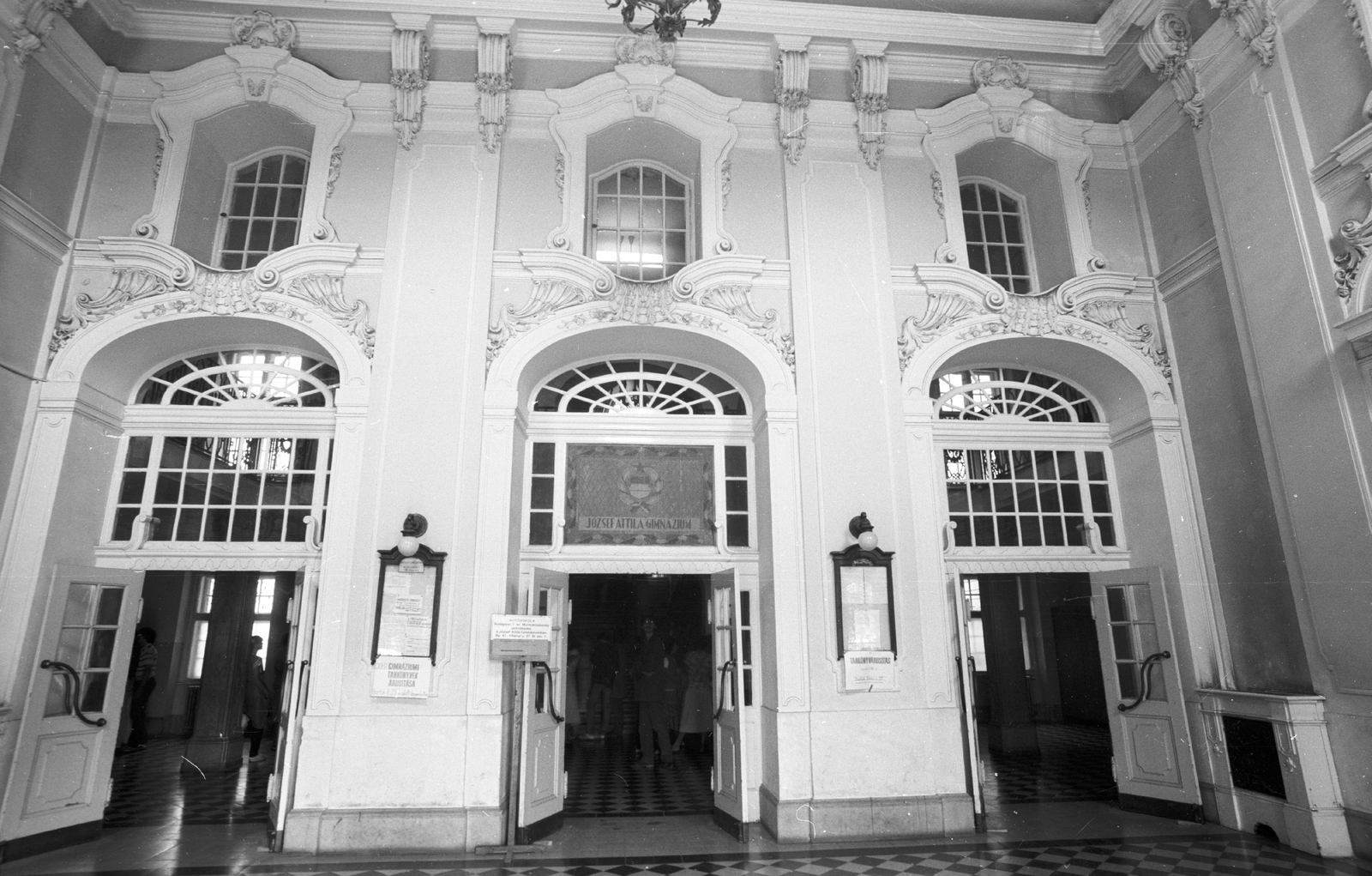 Hungary, Budapest XI., Villányi út 27. József Attila (később Budai Ciszterci Szent Imre) Gimnázium., 1986, Építésügyi Dokumentációs és Információs Központ, VÁTI, high school, interior, Budapest, Cistercian Order, Neo-Baroque-style, Gyula Wälder-design, Fortepan #32470