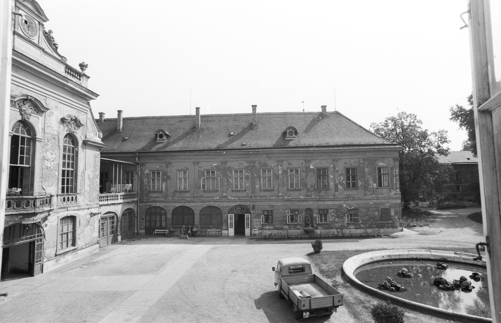 Magyarország, Gödöllő, Gödöllői Királyi Kastély, belső udvar., 1980, Építésügyi Dokumentációs és Információs Központ, VÁTI, barokk-stílus, palota, Andreas Mayerhoffer-terv, Fortepan #32502