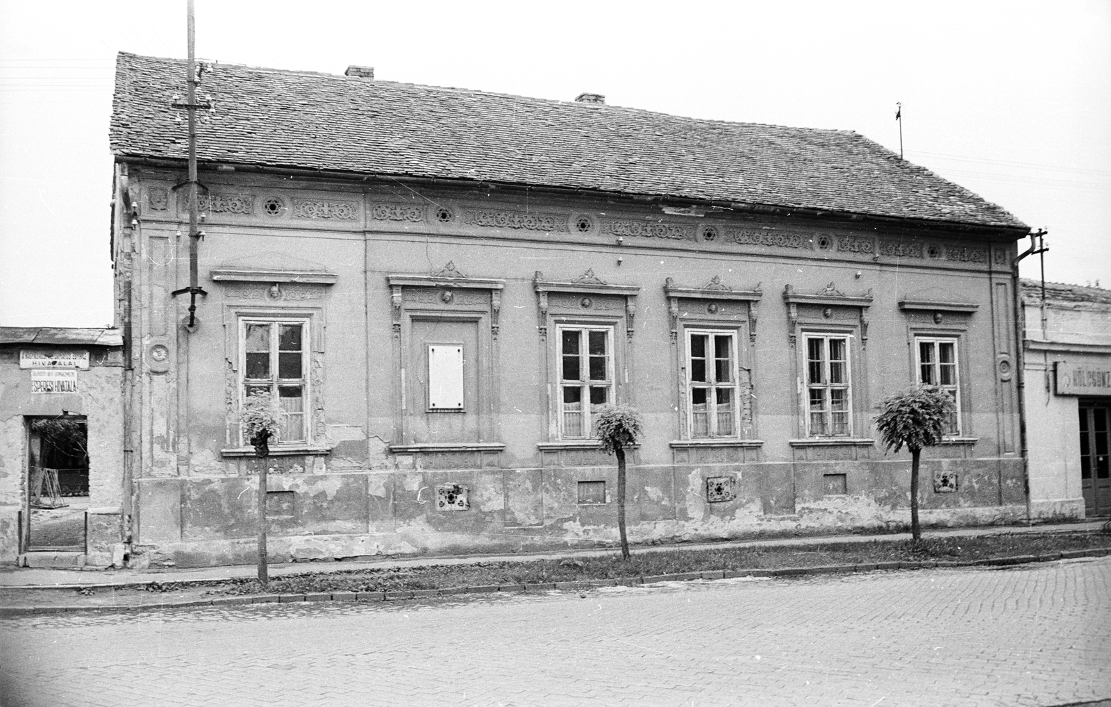 Hungary, Nagykőrös, Szolnoki út 5. Nagykőrösi Református Egyházközség., 1969, Építésügyi Dokumentációs és Információs Központ, VÁTI, judaism, memorial plaque, Fortepan #32518