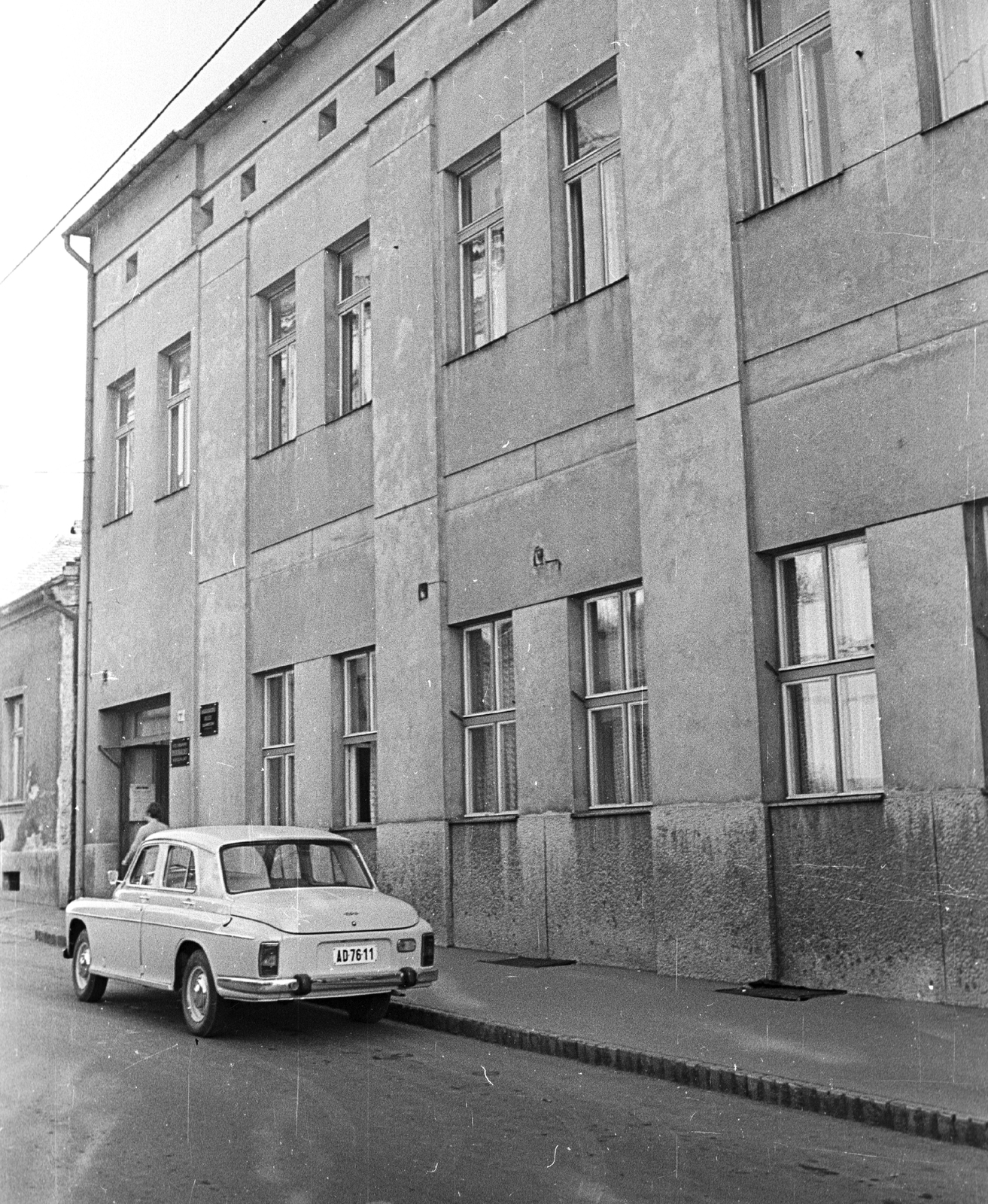 Hungary, Pécs, Ferencesek utcája (Sallai utca) 7., 1968, Építésügyi Dokumentációs és Információs Központ, VÁTI, Polish brand, automobile, FSO-brand, Fortepan #32546